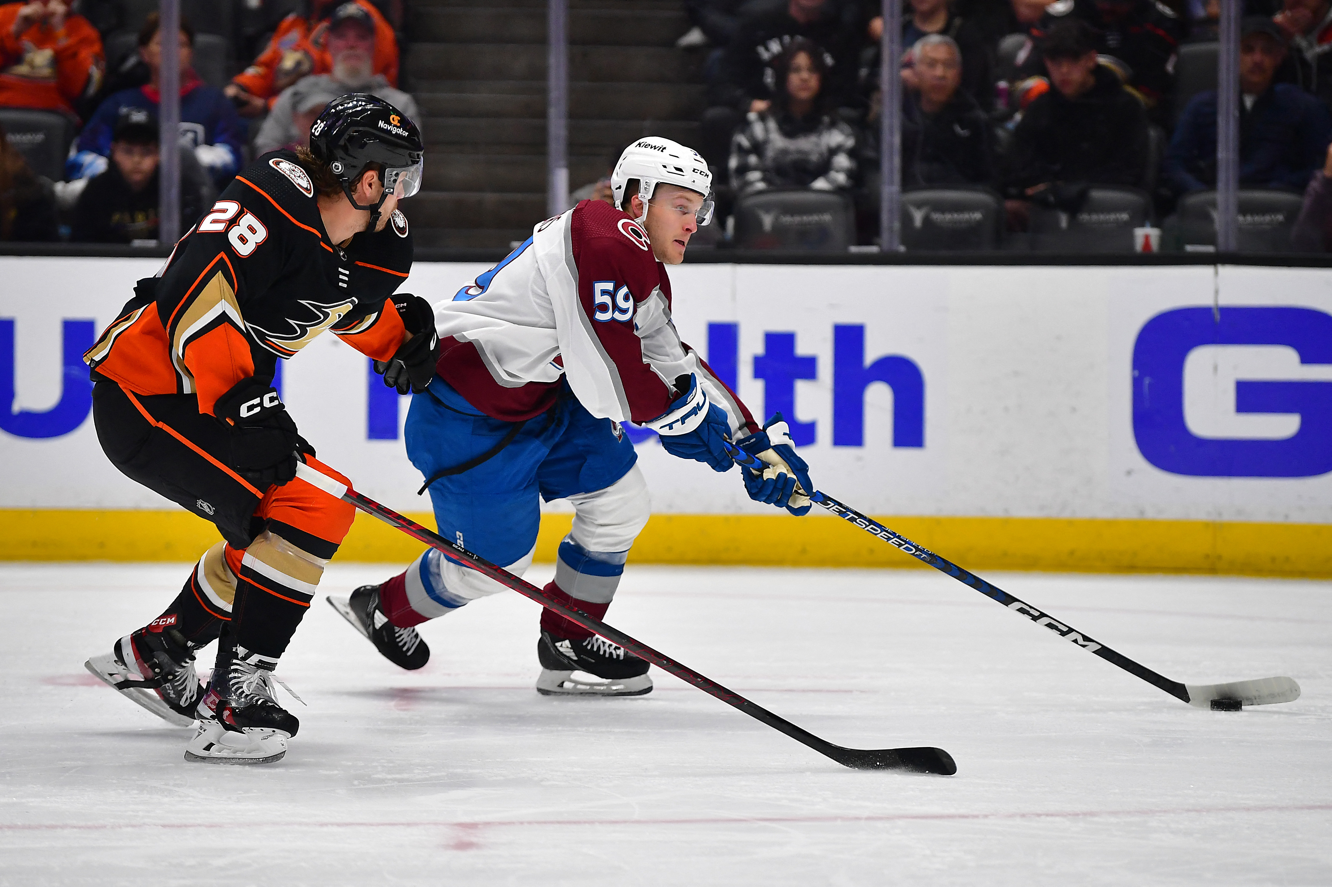 Francouz gets 2nd shutout in Avalanche's 2-0 win over Ducks