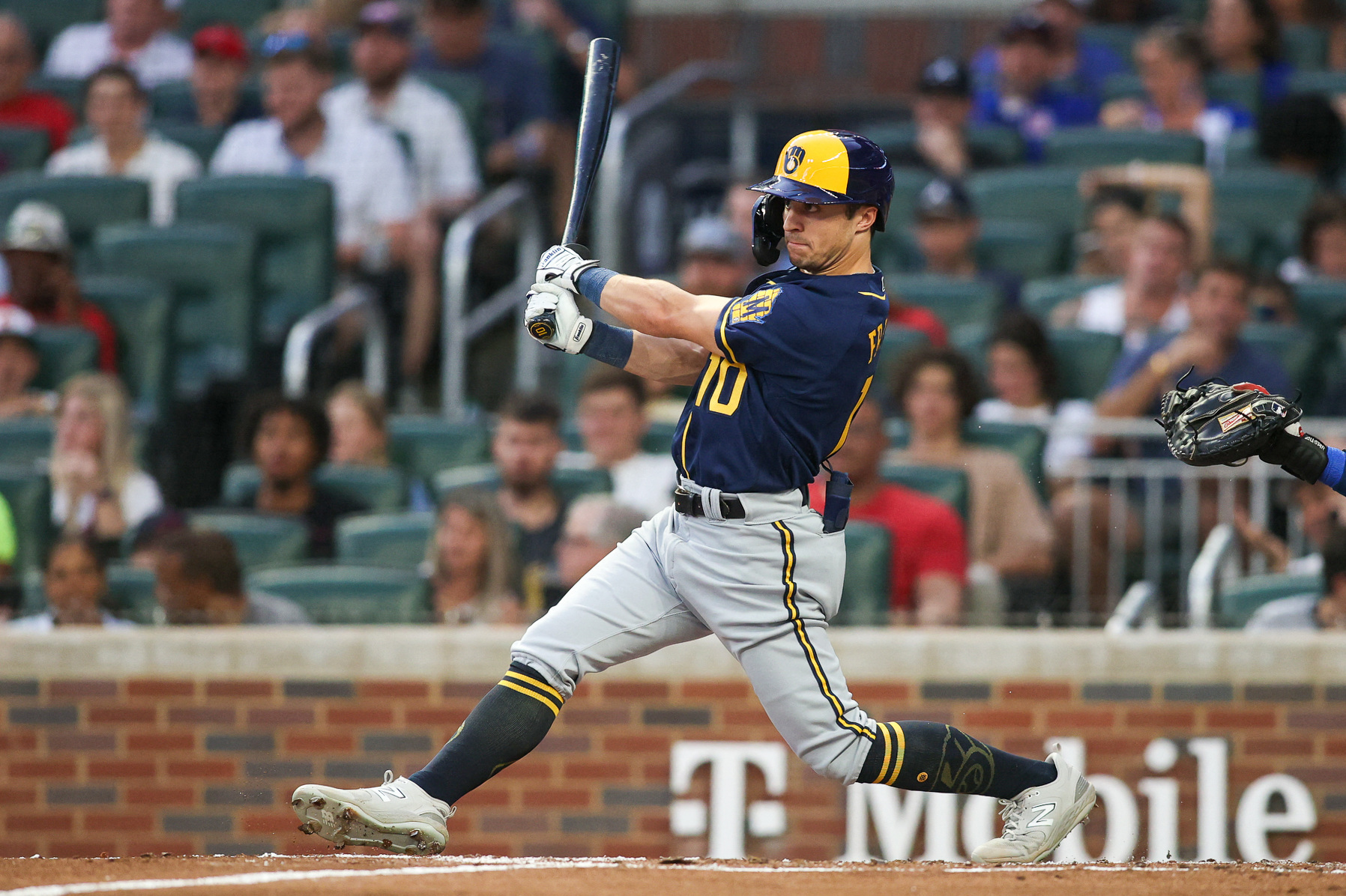 Acuña returns, Ozuna homers as Braves defeat Brewers 3-0