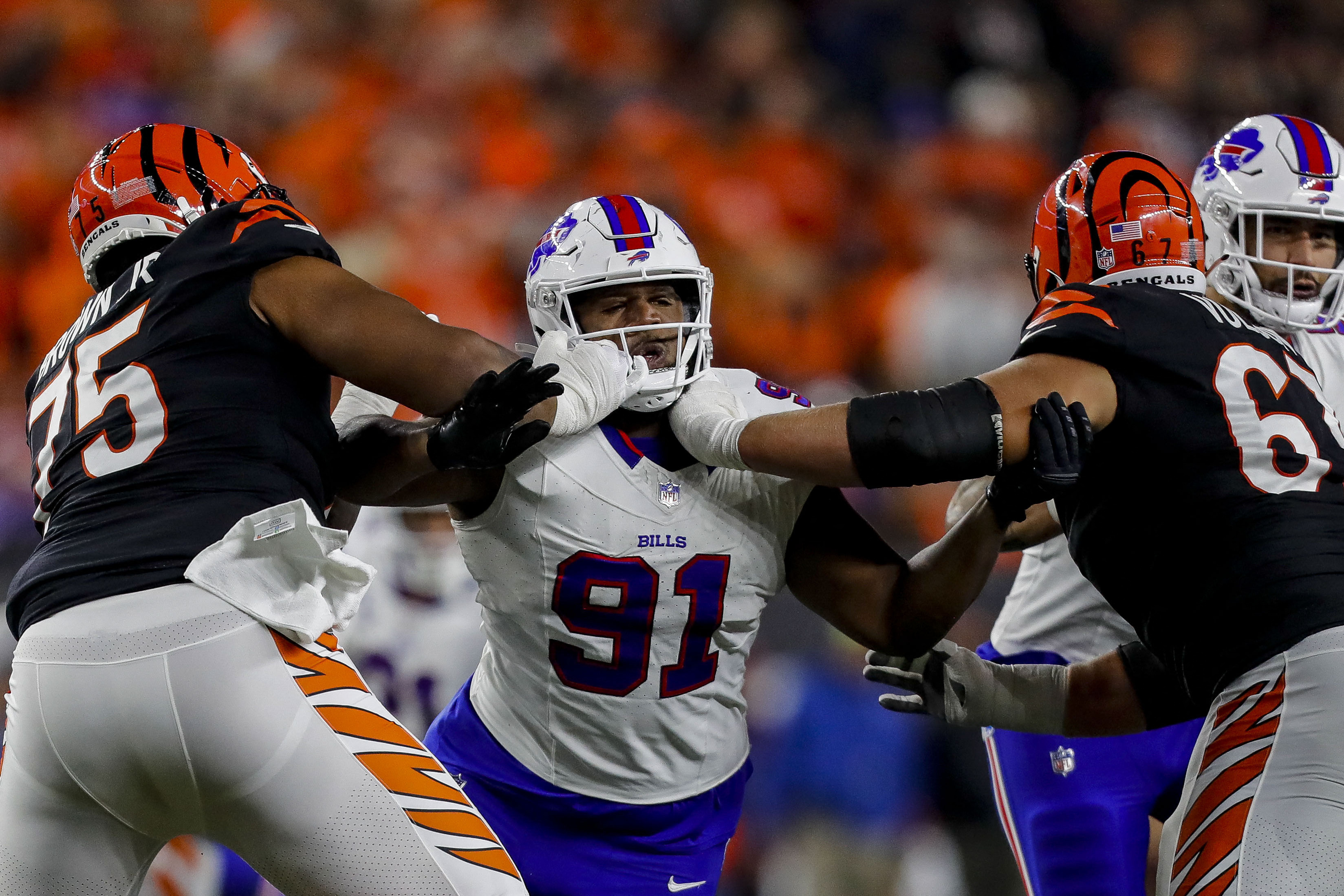 Joe Burrow Throws 2 TDs As Bengals Hold Off Bills | Reuters