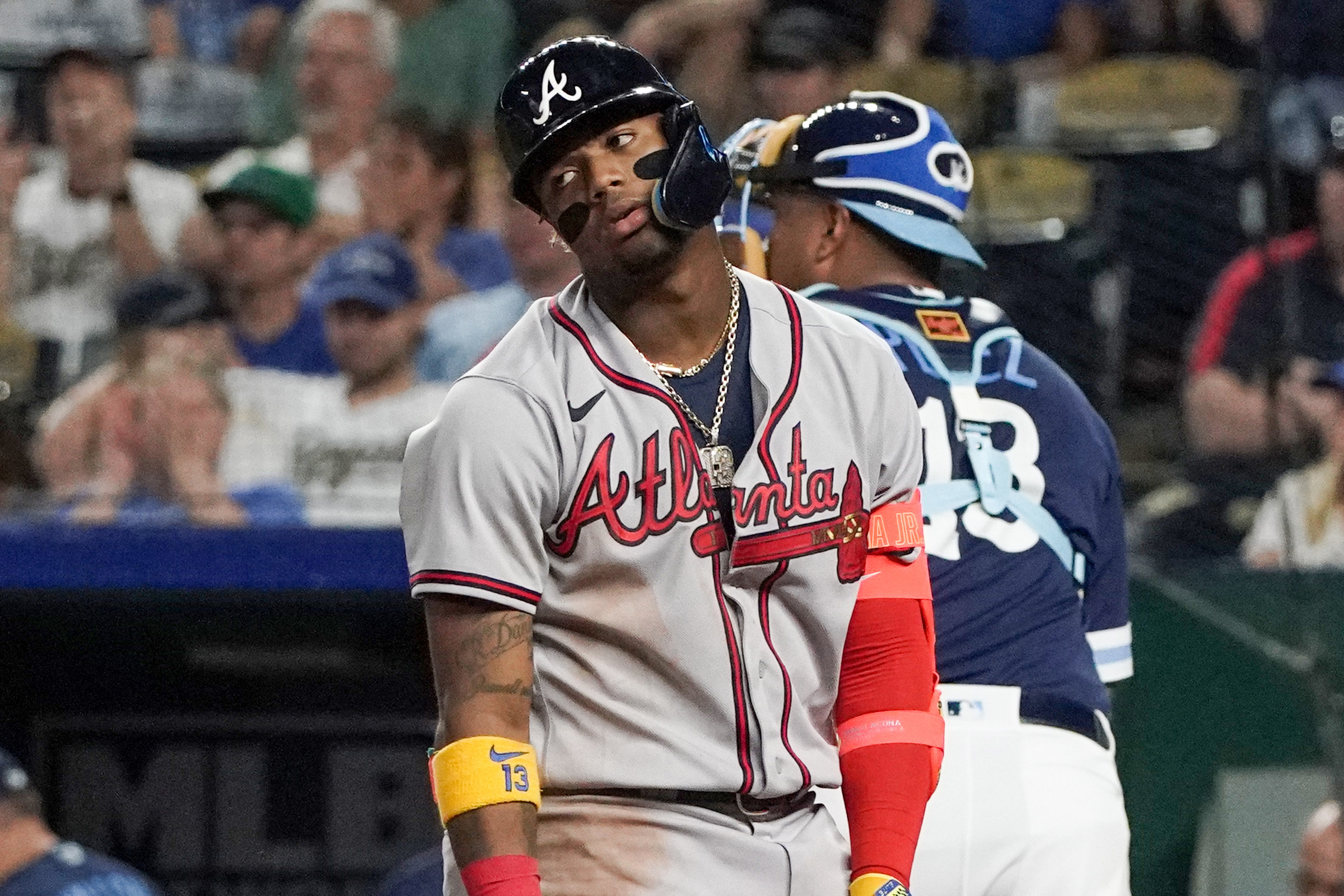 Braves slug five home runs to sink Royals