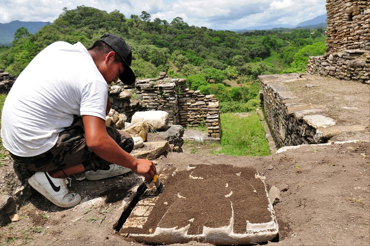 The INAH find remains that reveal cremation rites to Mayan rulers at Tonina pyramid