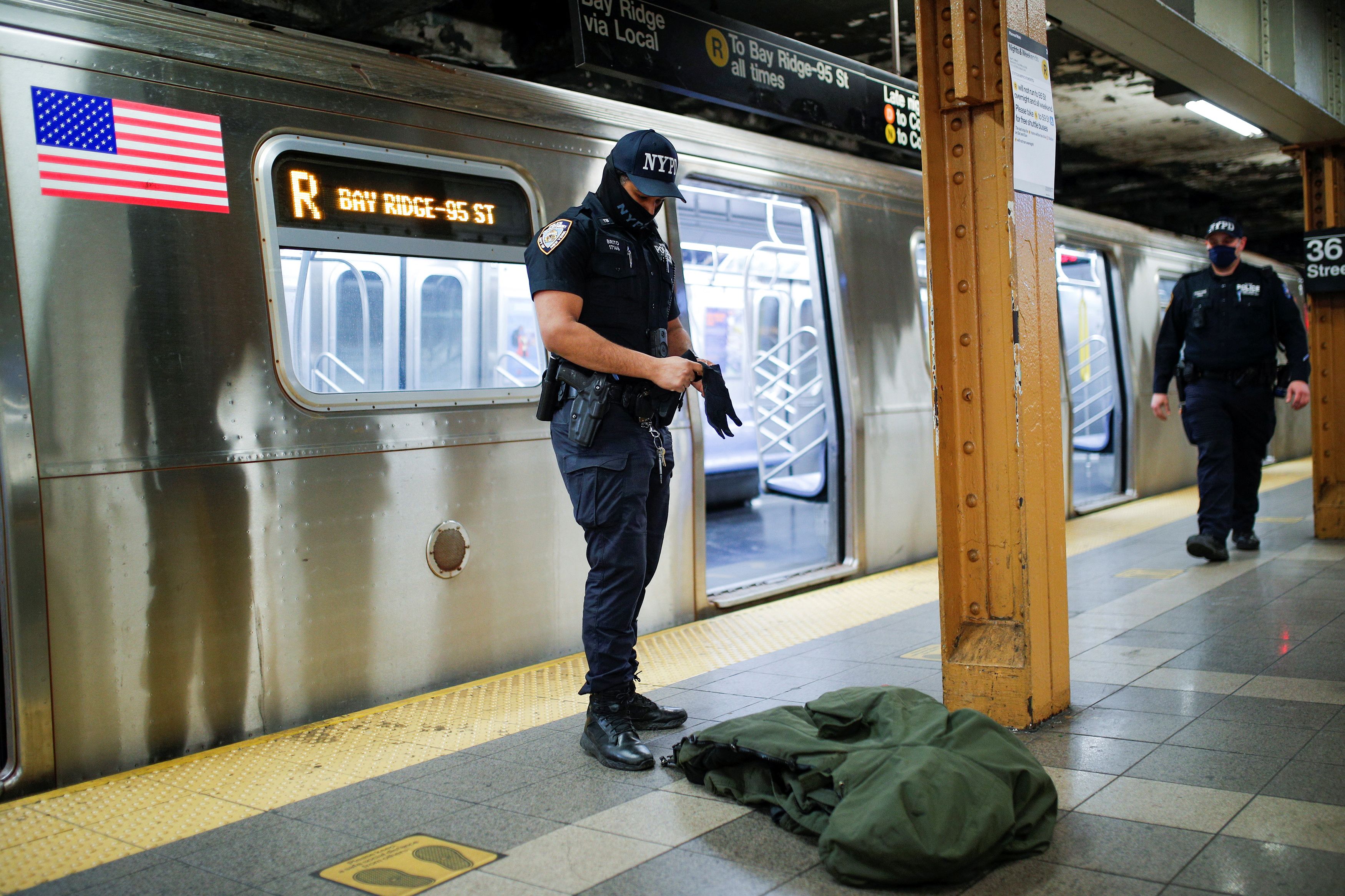 Brooklyn subway shooting suspect in custody in Manhattan, WNBC reports