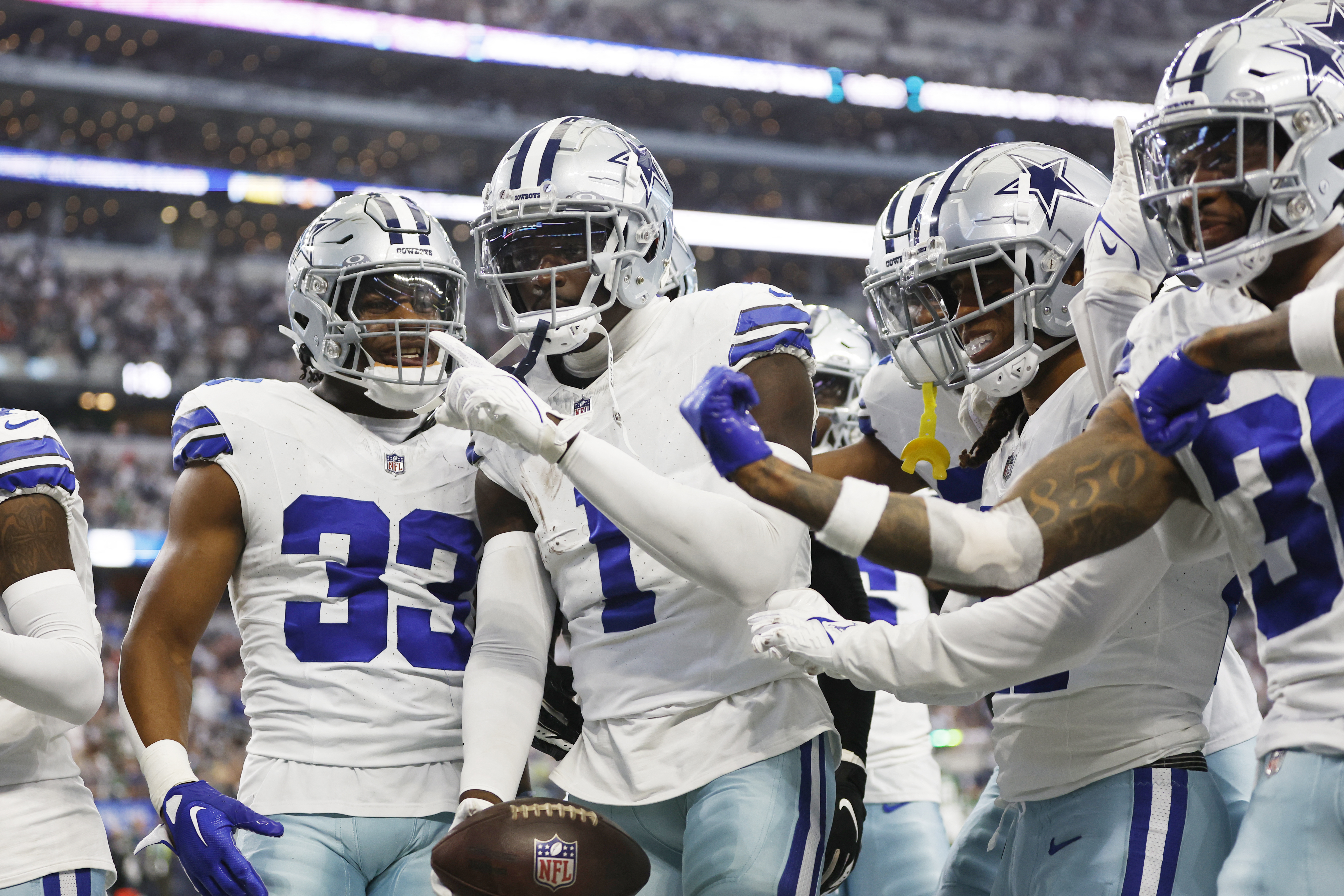 Cowboys blow past Aaron Rodgers-less Jets 30-10