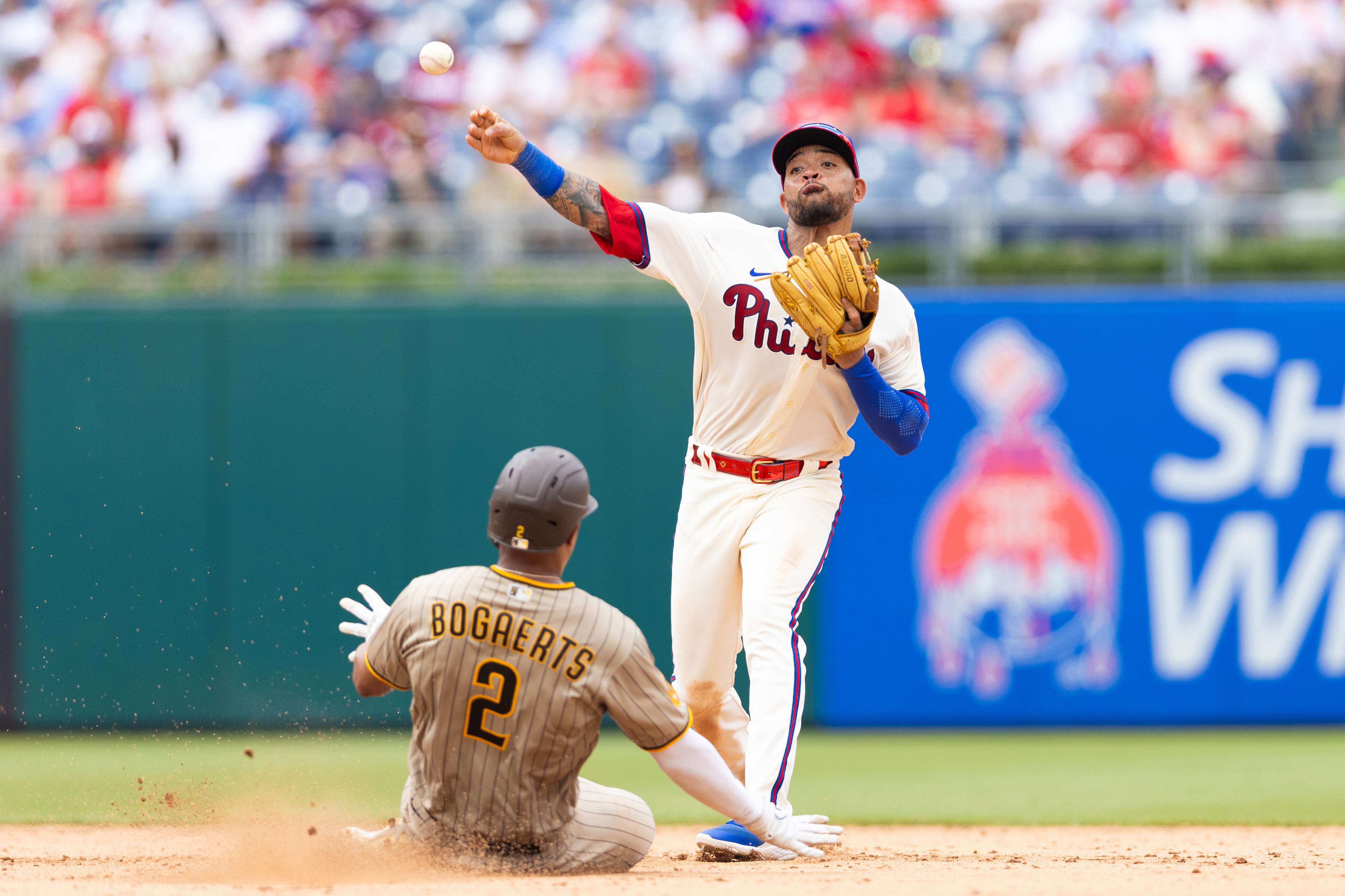 Brewers shut down Phillies behind Corbin Burnes (10 Ks)