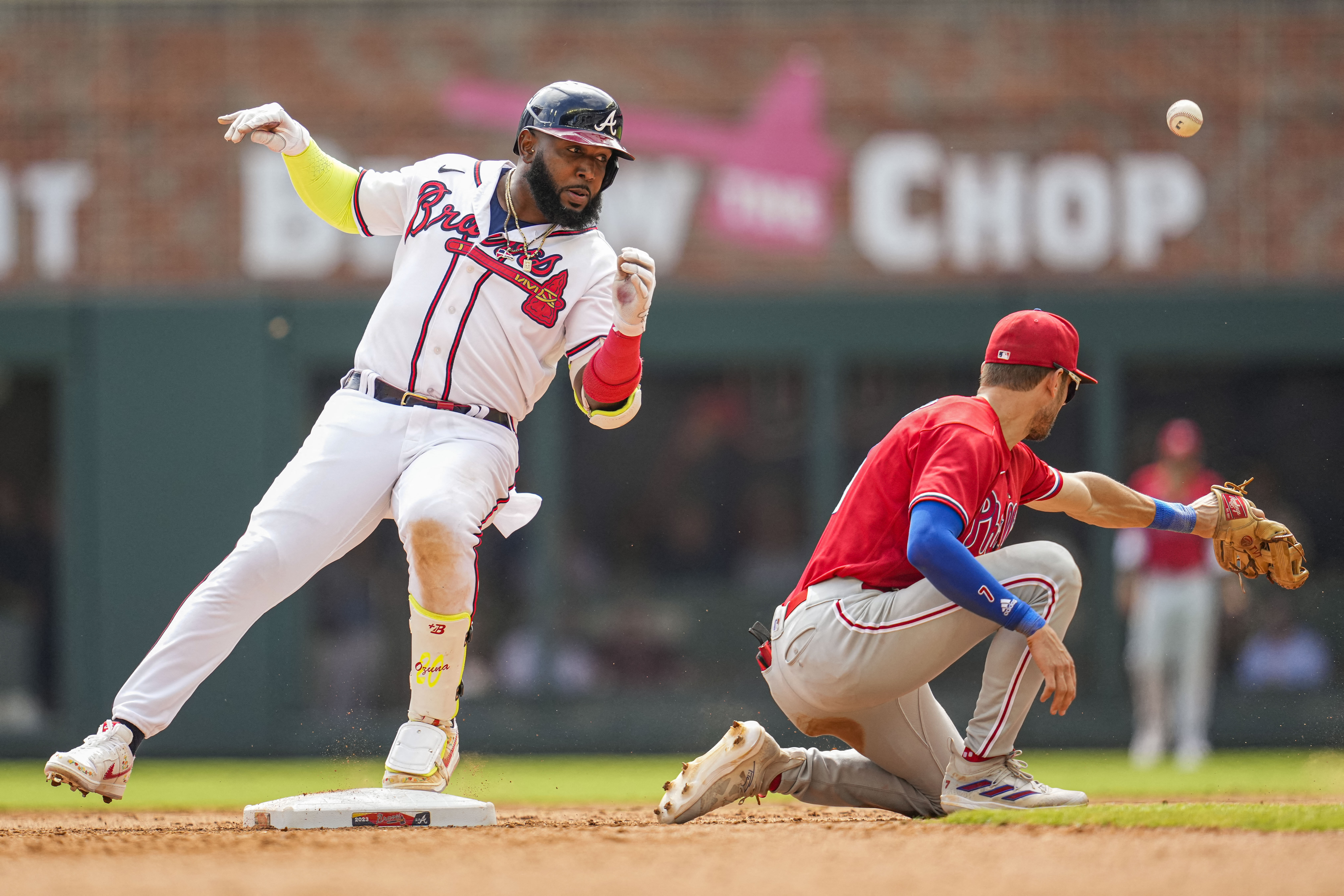 Bryson Stott, Nick Castellanos fuel Phillies past Braves