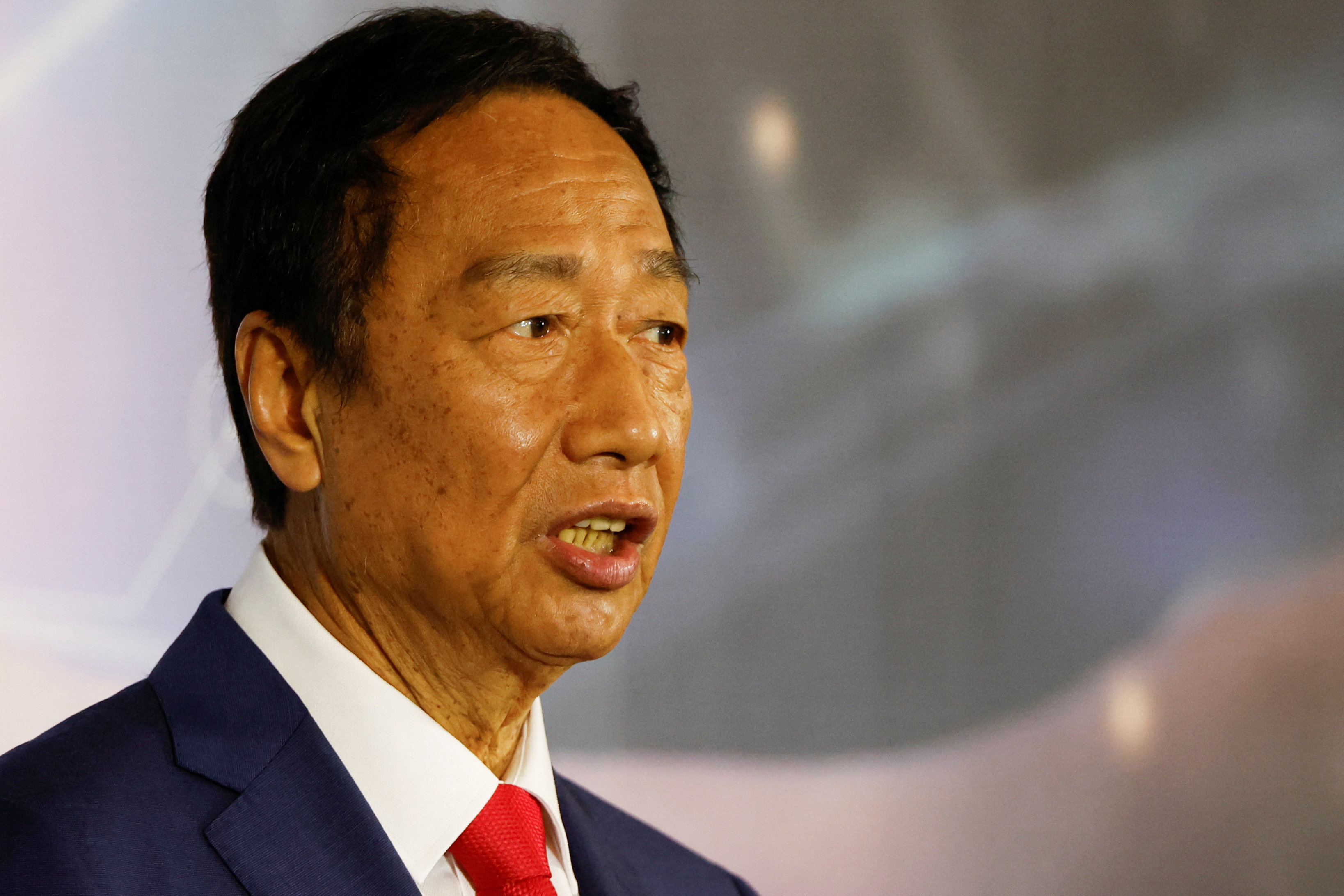 Founder Of Taiwan's Foxconn Says China Won't Attack If He's President ...