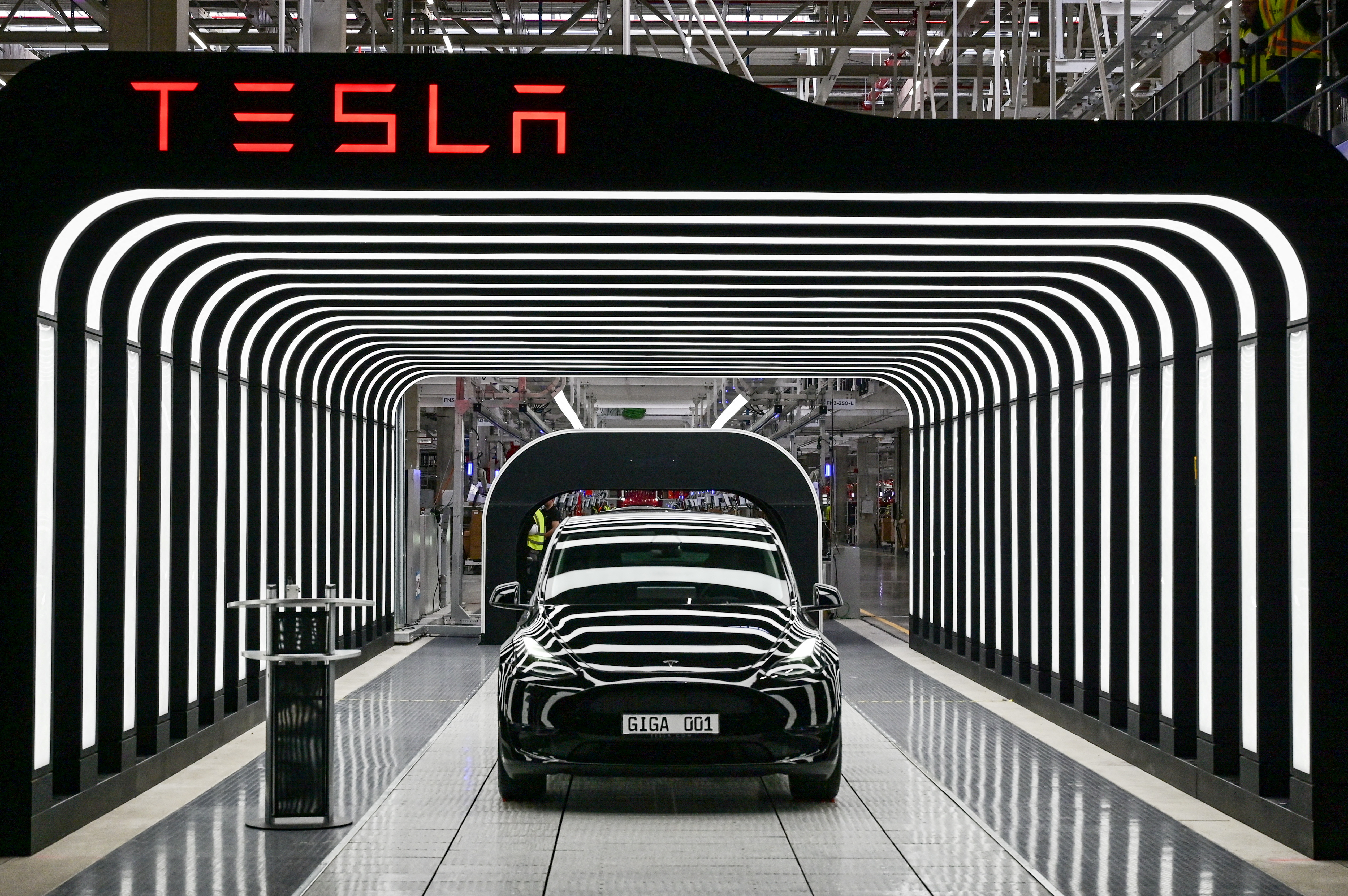 Tesla hands over the first cars produced at the new factory in Gruenheide