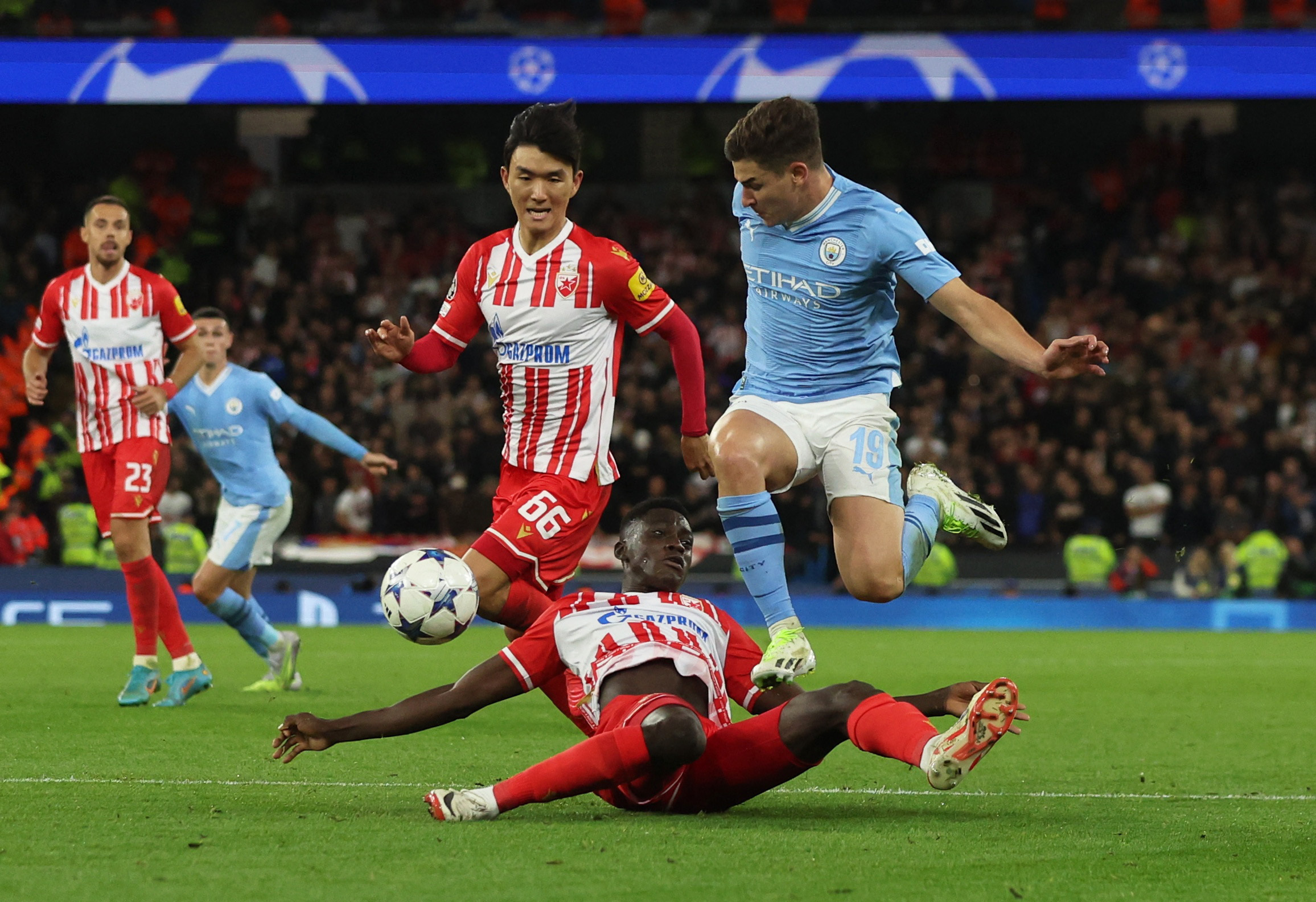 Alvarez helps Man City sweep past Red Star