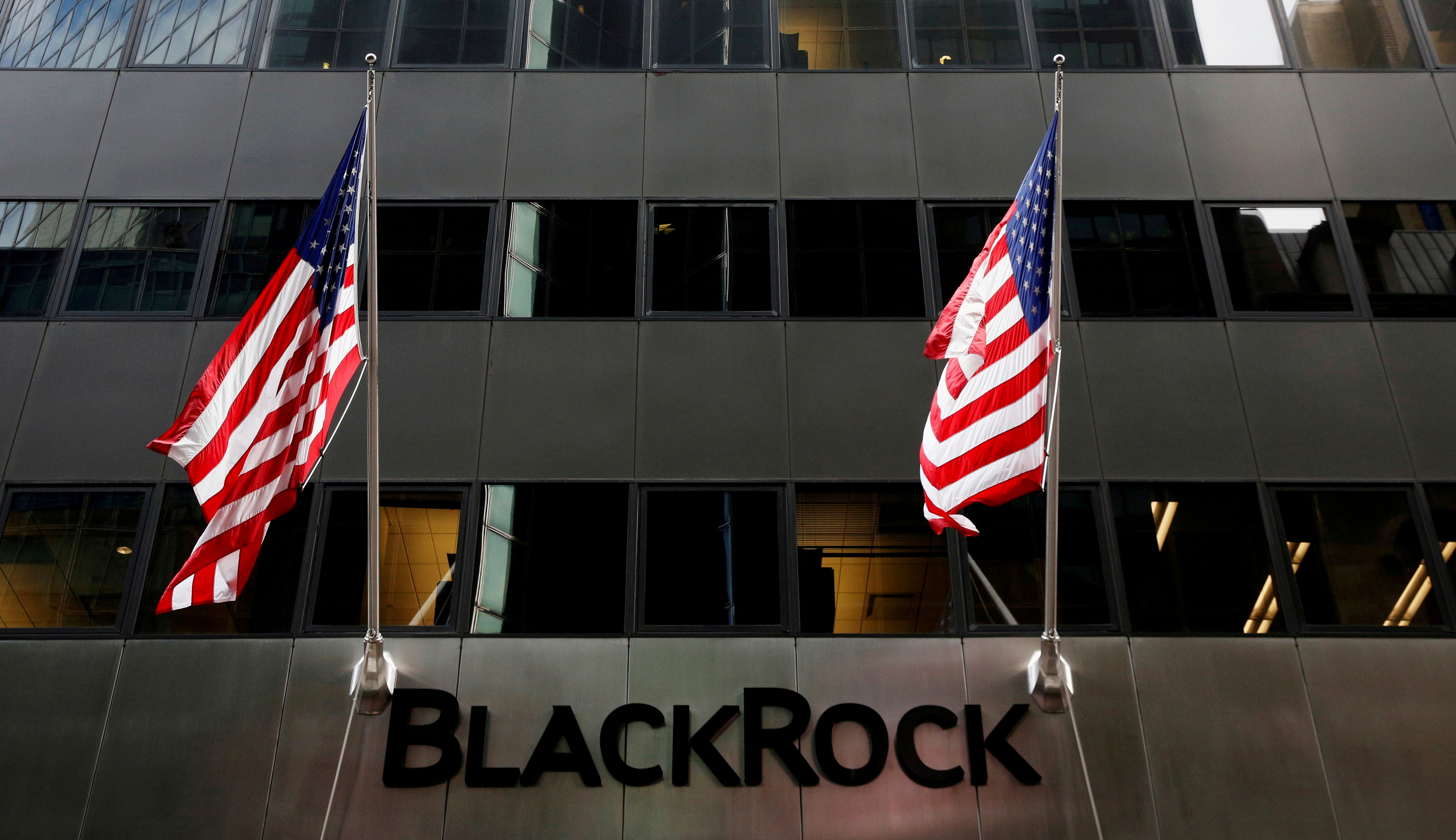The BlackRock logo is seen outside of its offices in New York City, U.S., October 17, 2016.  REUTERS/Brendan McDermid/File Photo