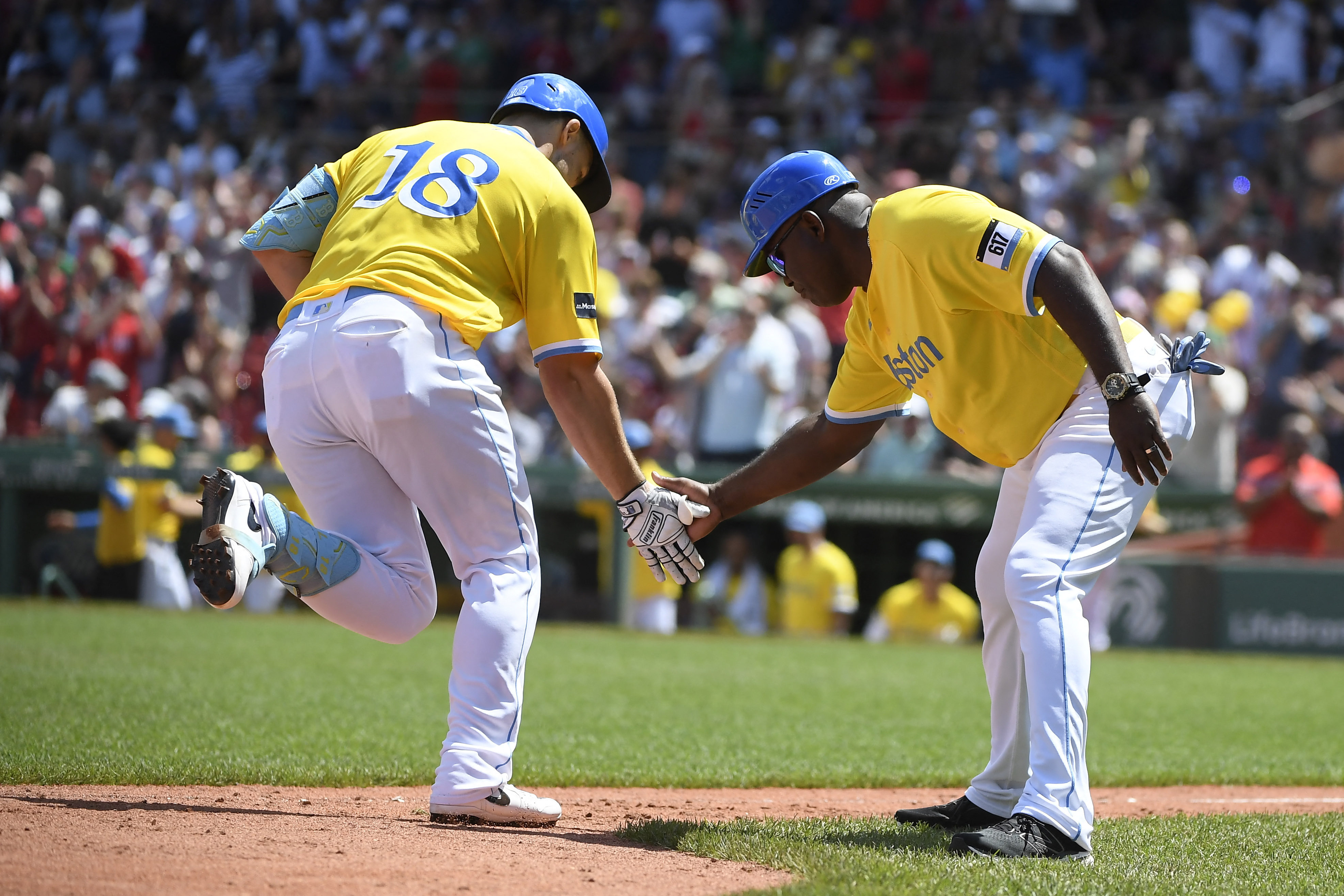 Story's big day, Duvall's three-run homer power Red Sox past Tigers 6-3