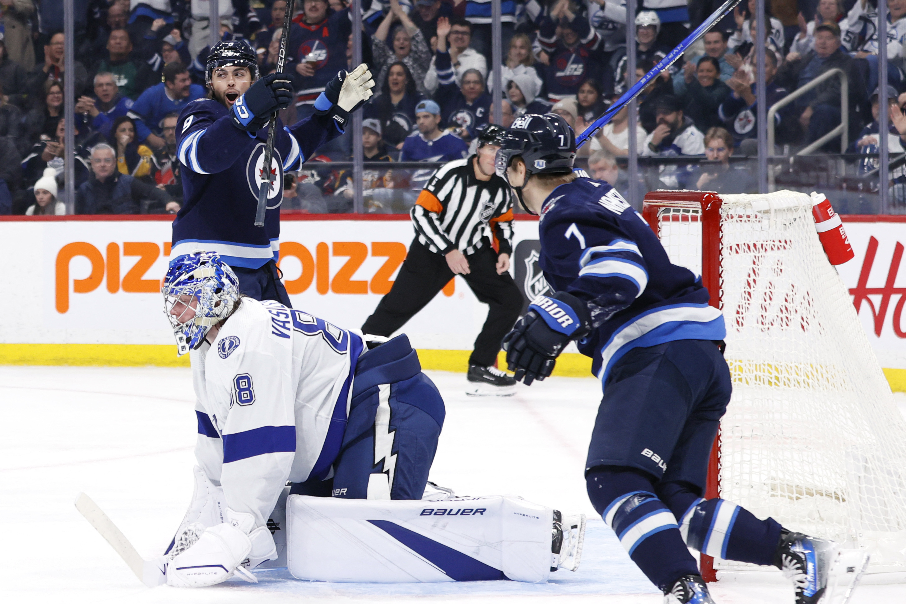 Red-hot Jets take down another East foe as Lightning fall | Reuters