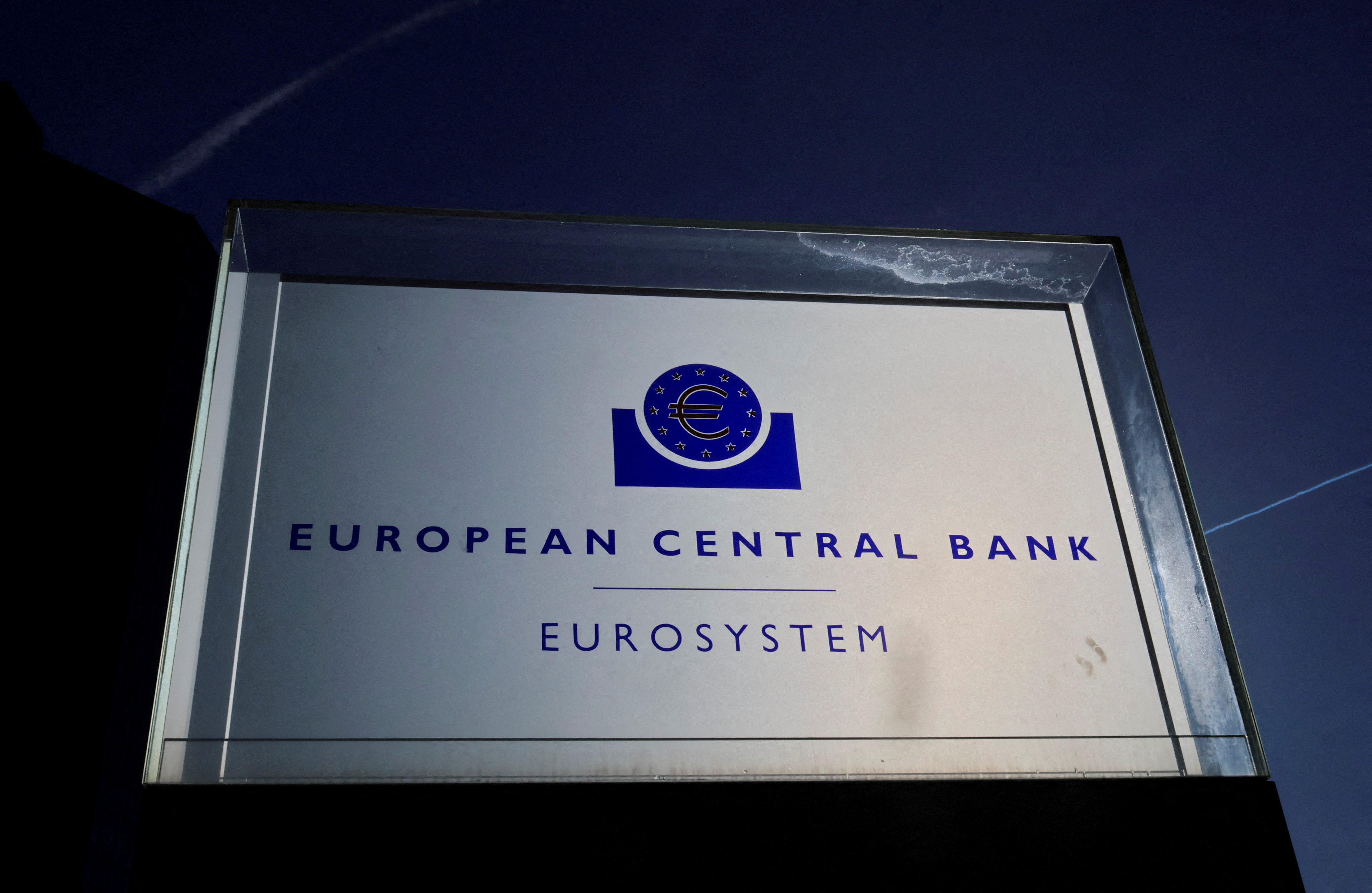  the European Central Bank begins cash mop-up as banks repay loans
