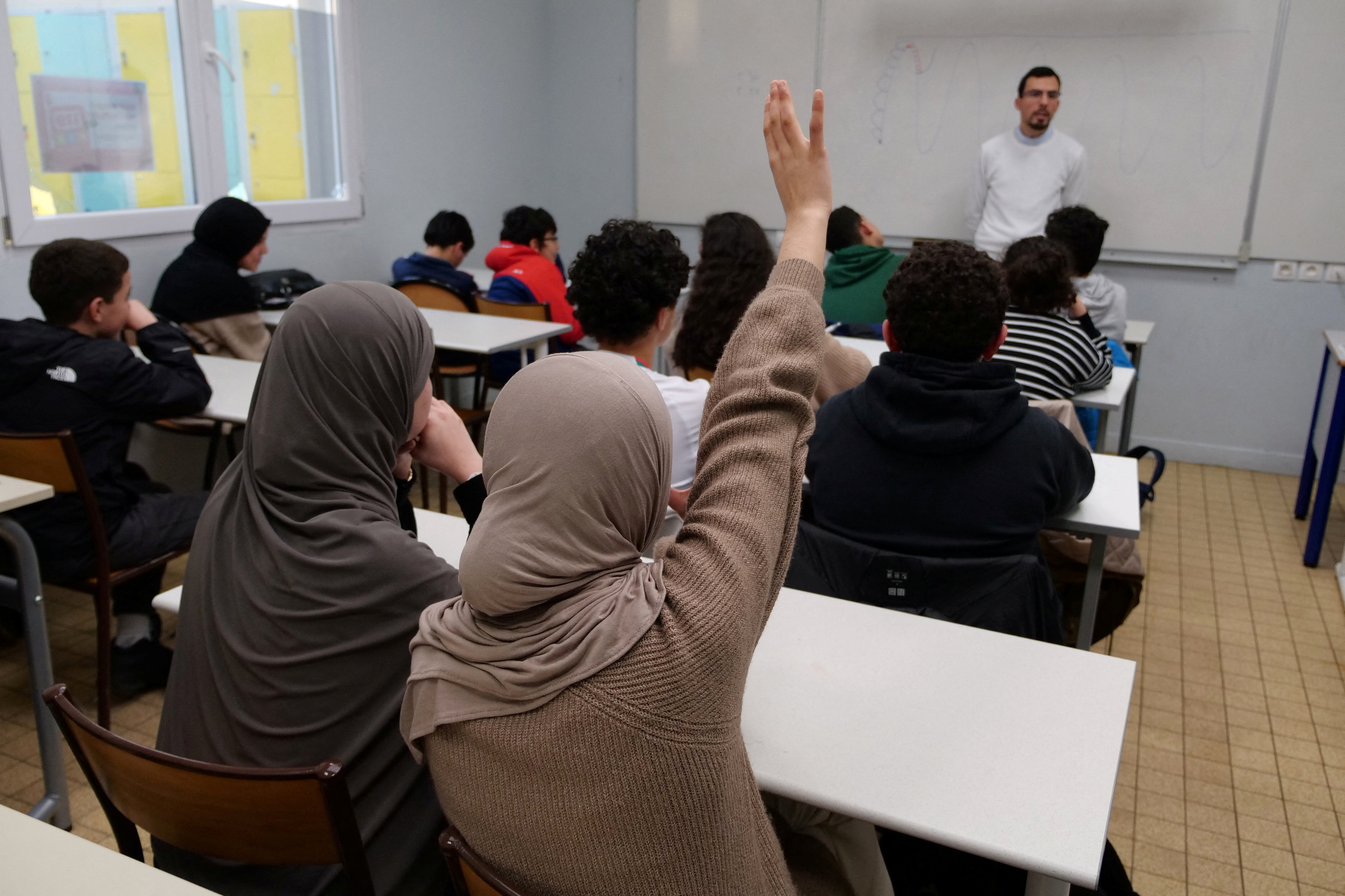 焦点：フランスのムスリム系学校、イスラム主義締め付けで閉鎖も