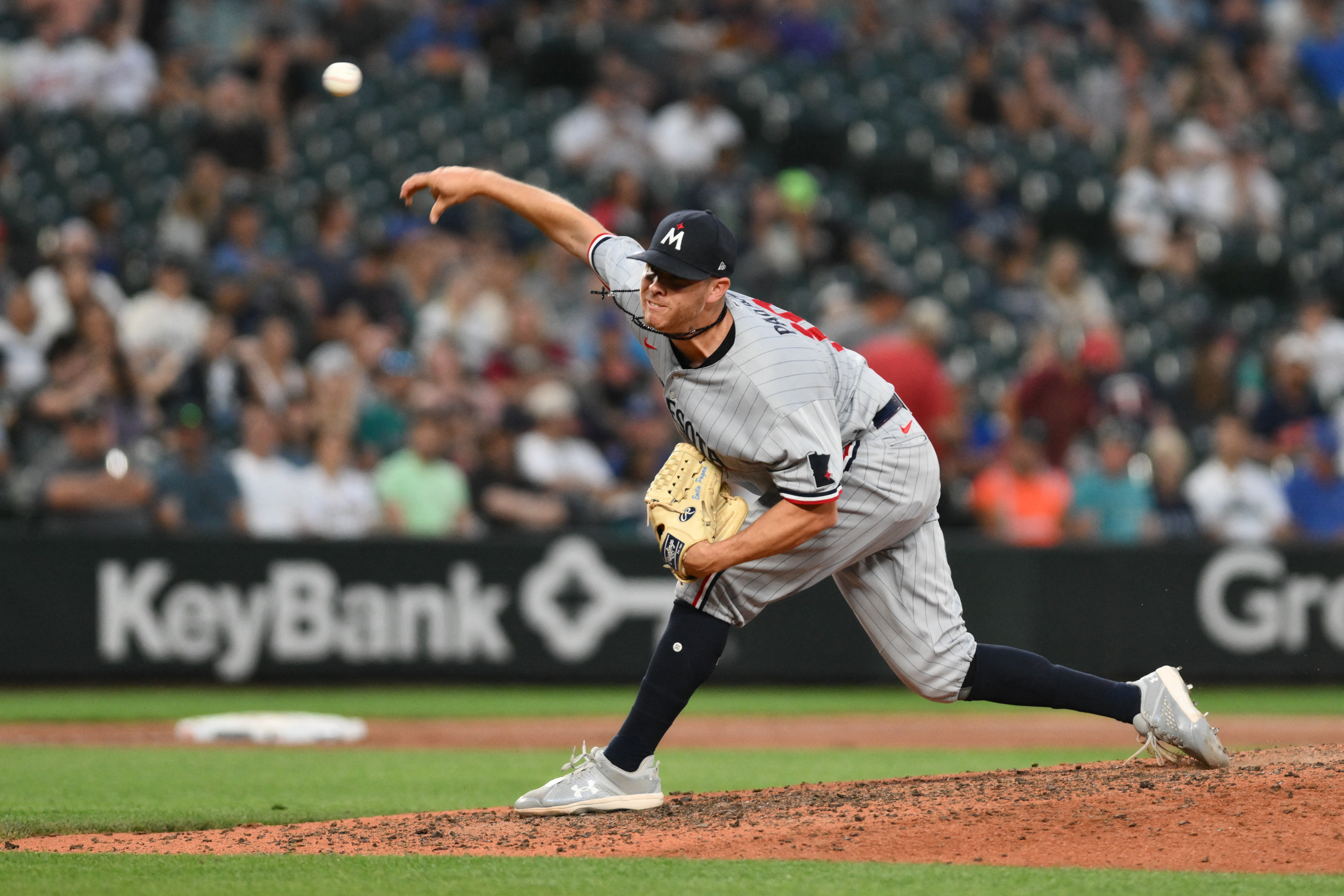 Twins double up Mariners, extend post-break surge