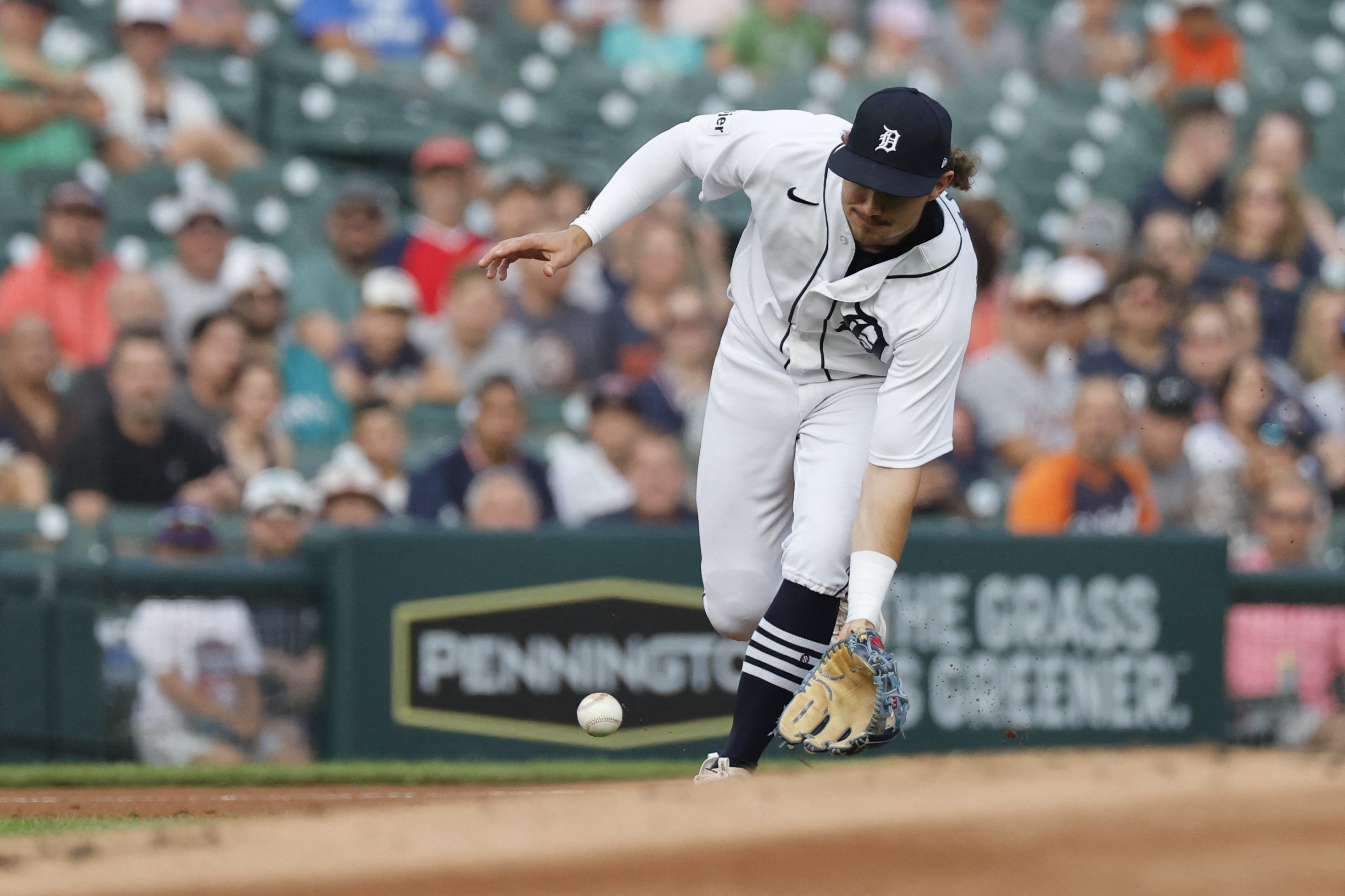 Angels blow late lead before beating Tigers in 10th