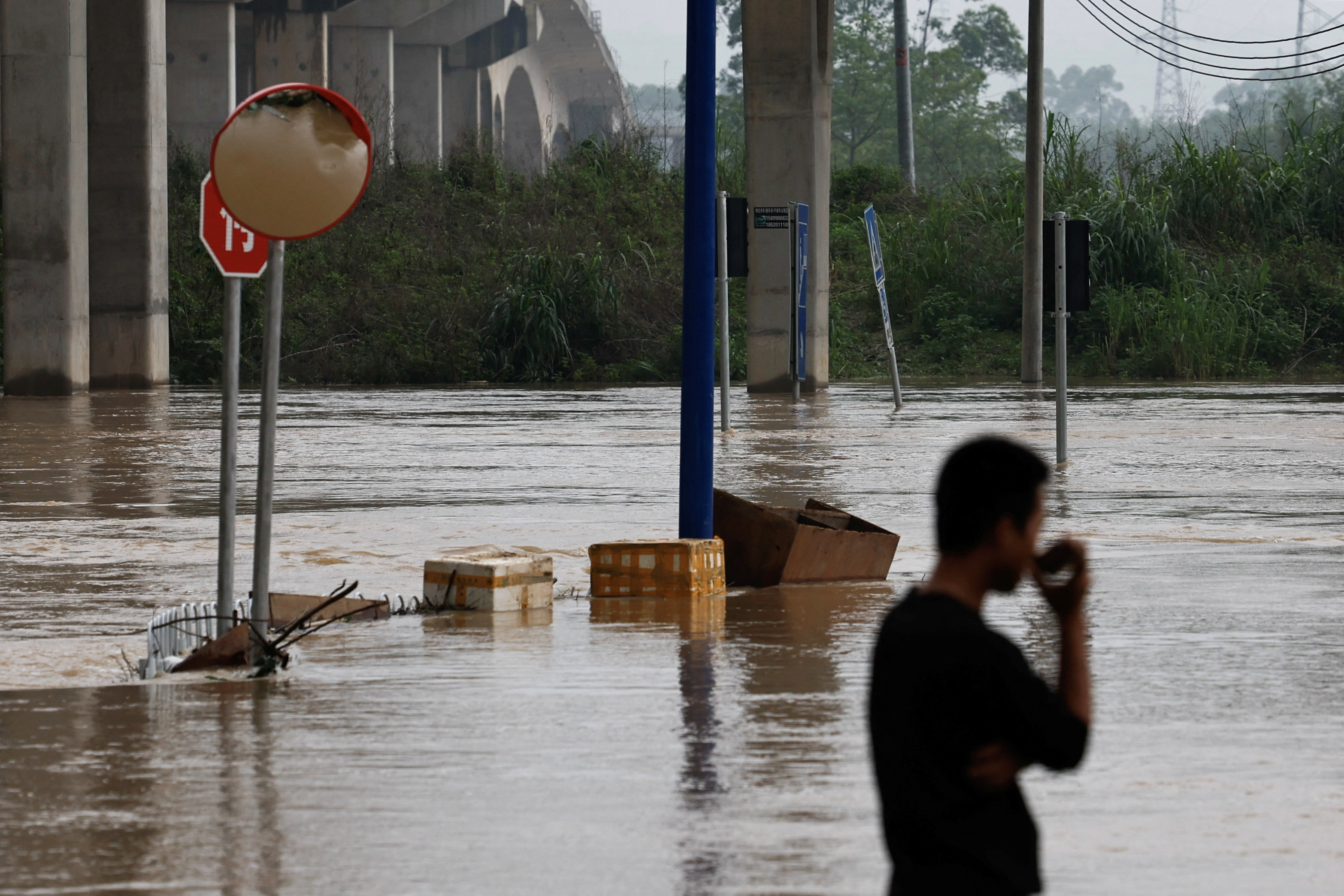 中国南部で豪雨続く、河川増水でさらなる洪水の恐れ | ロイター