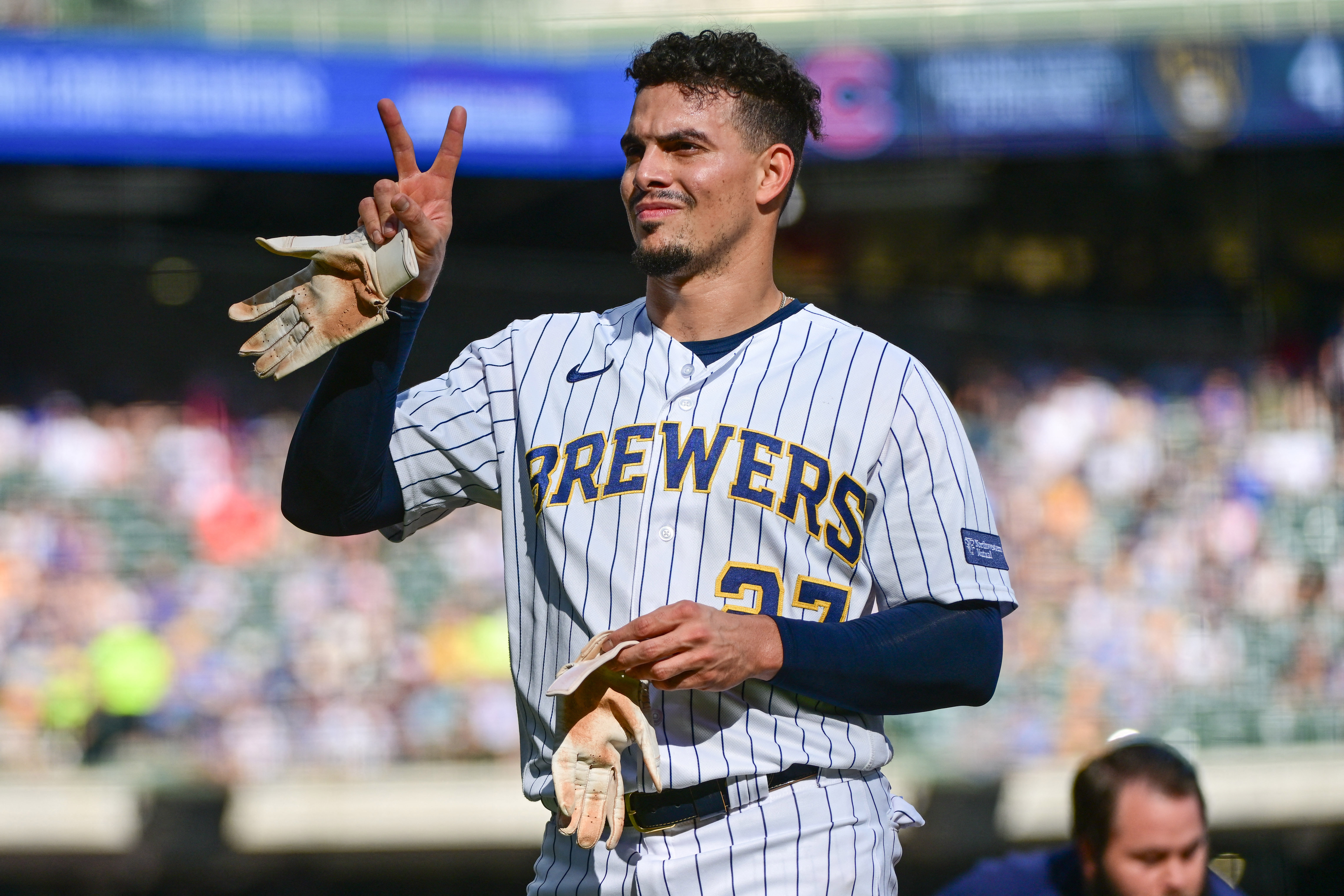 Garrett Mitchell hits first career walk-off as Brewers rally to beat  Yankees Wisconsin News - Bally Sports
