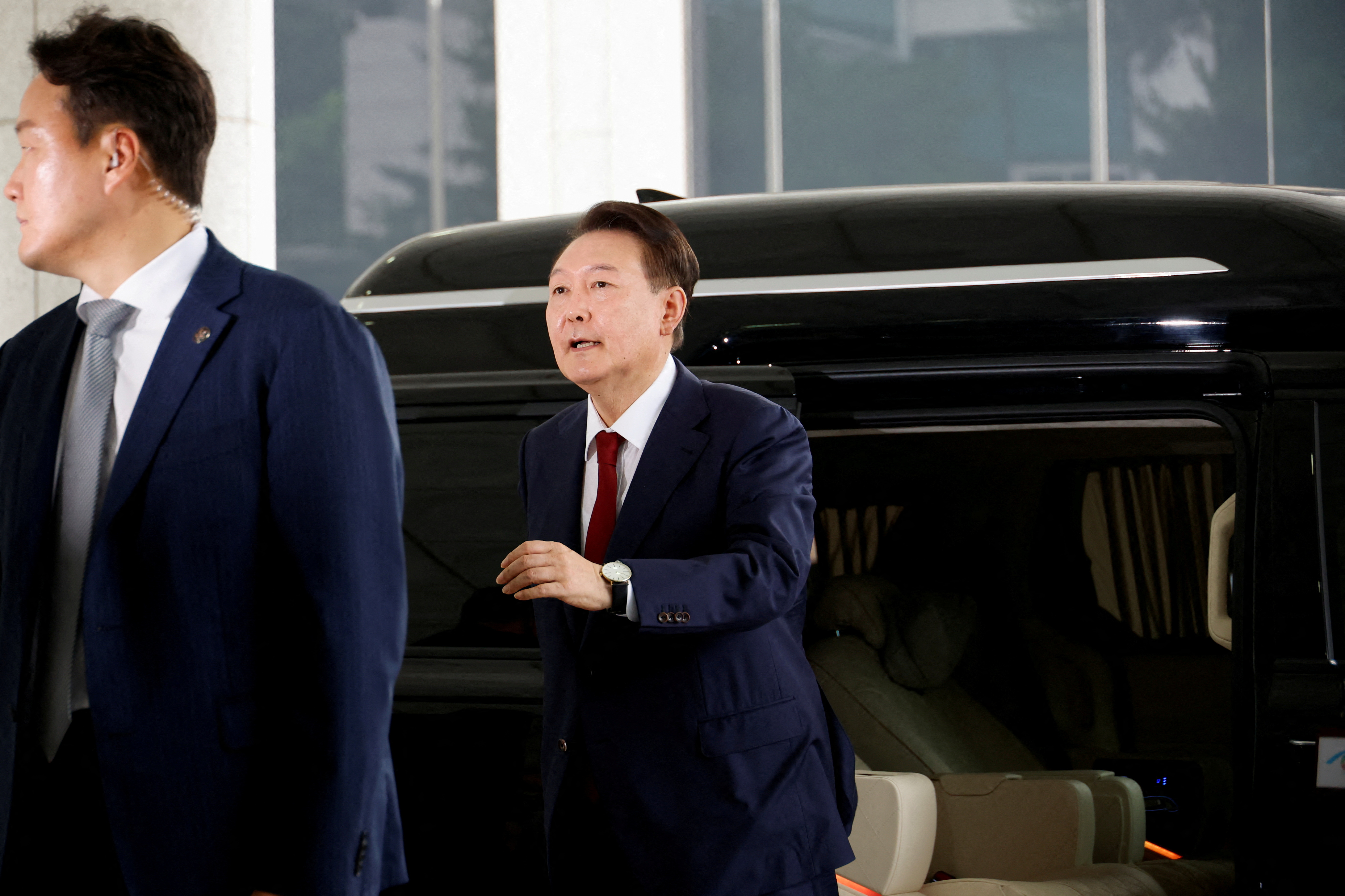 韓国特別検察官、尹前大統領の拘束令状請求 職権乱用容疑 | ロイター