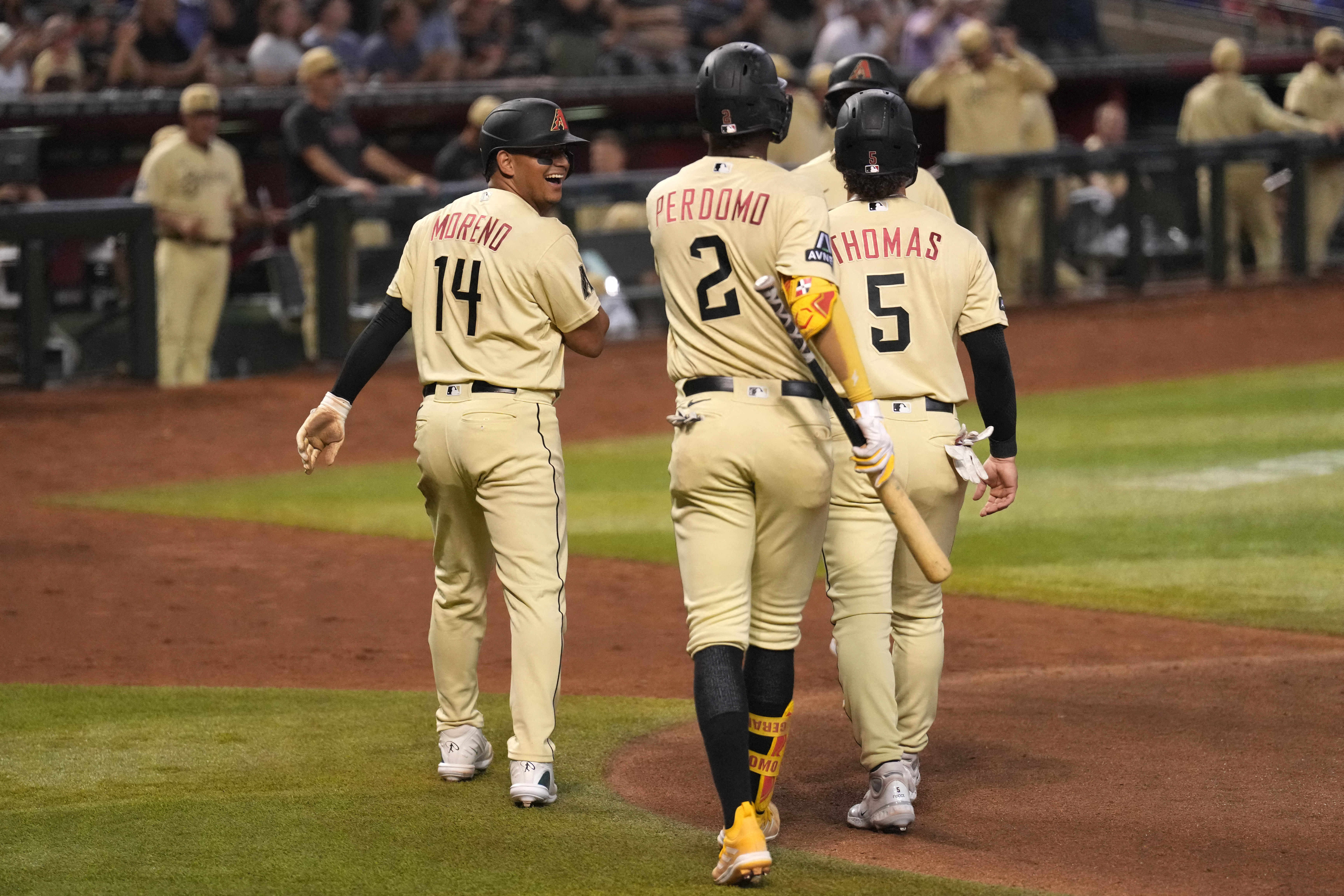 Cincinnati Reds beat Arizona Diamondbacks to win fifth straight game