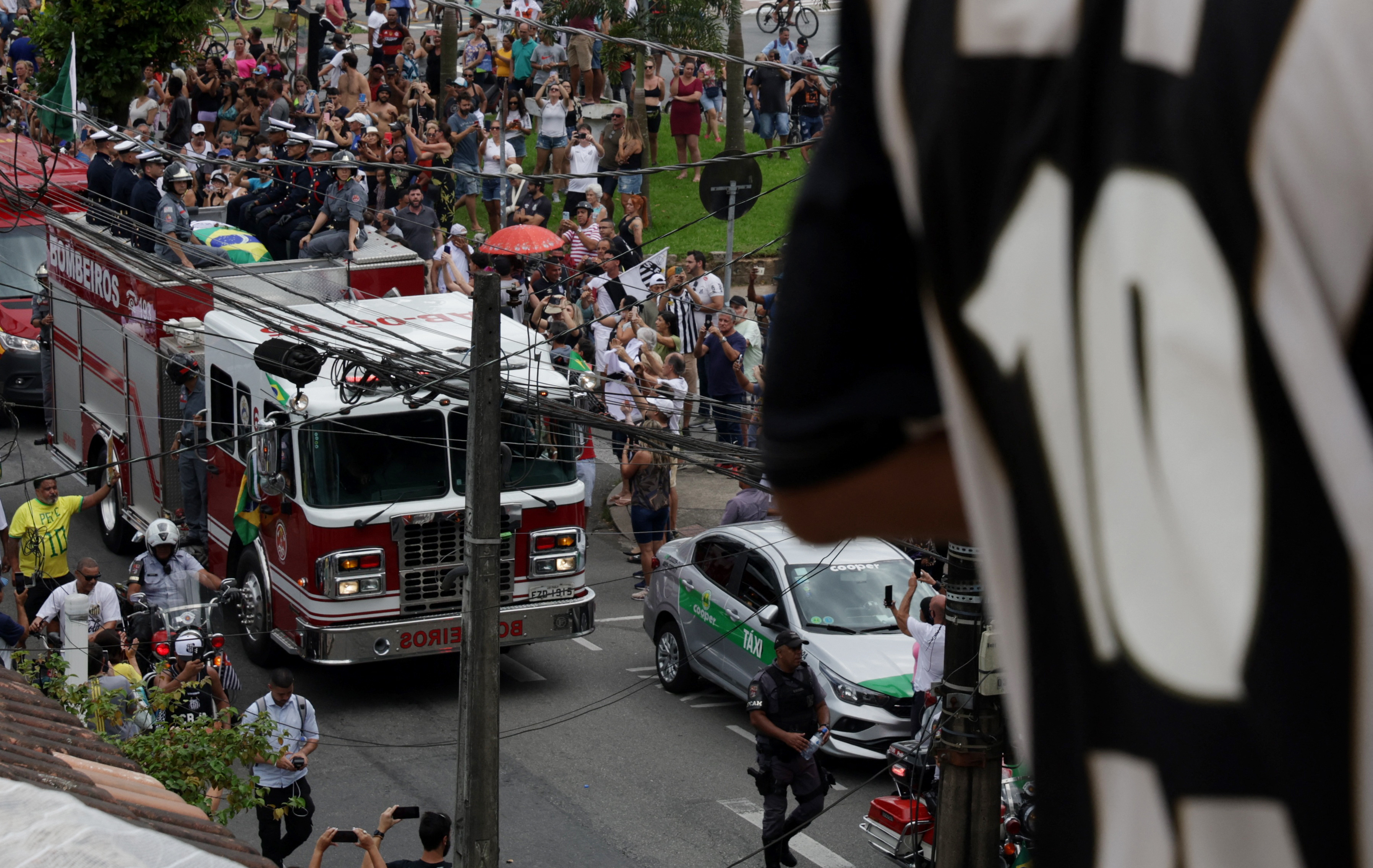 It's going to be crazy': Crowds flock to Santos for Pelé's wake