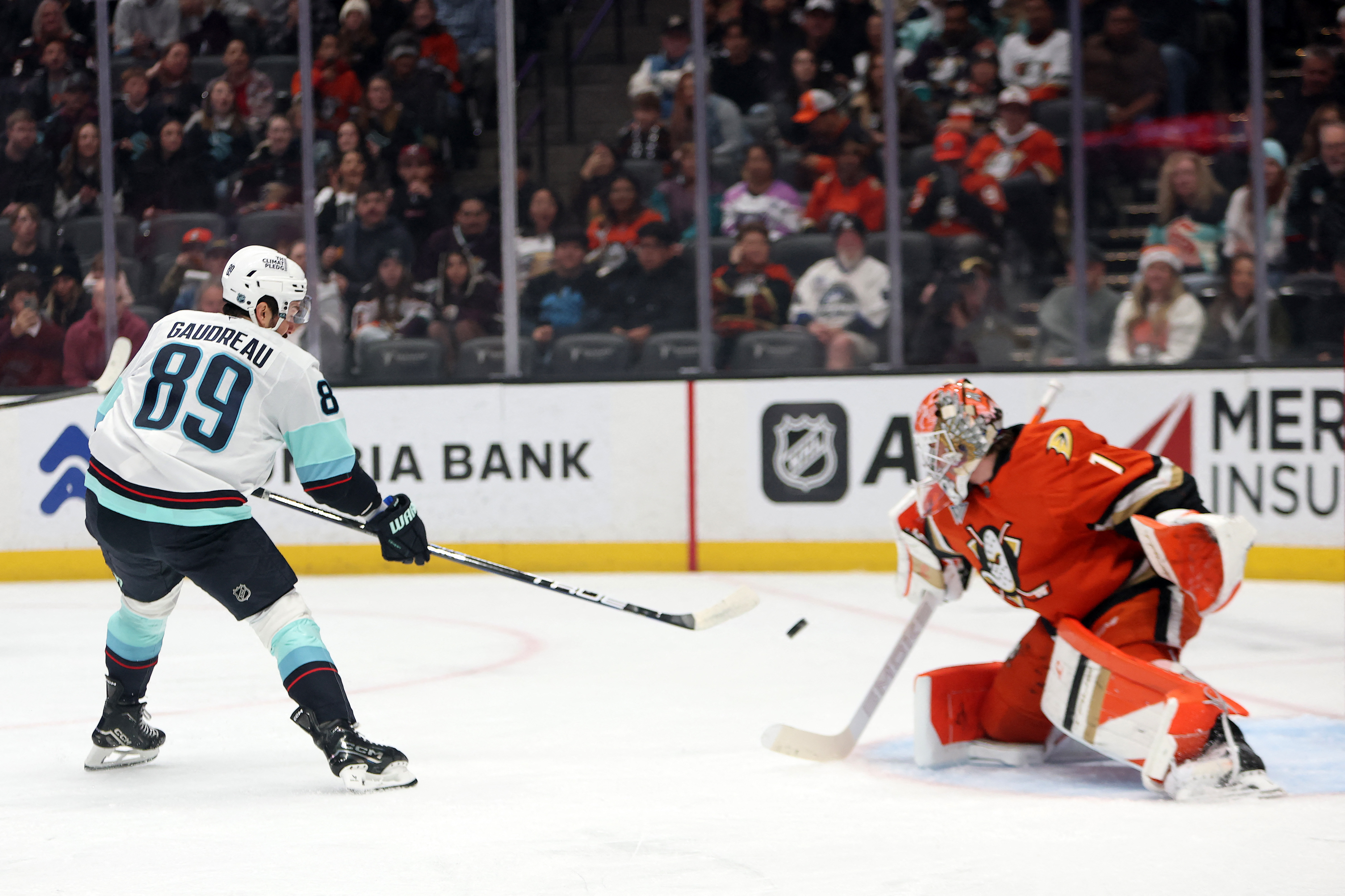 NHL roundup: Kraken stun Ducks with two goals in 3rd | Reuters
