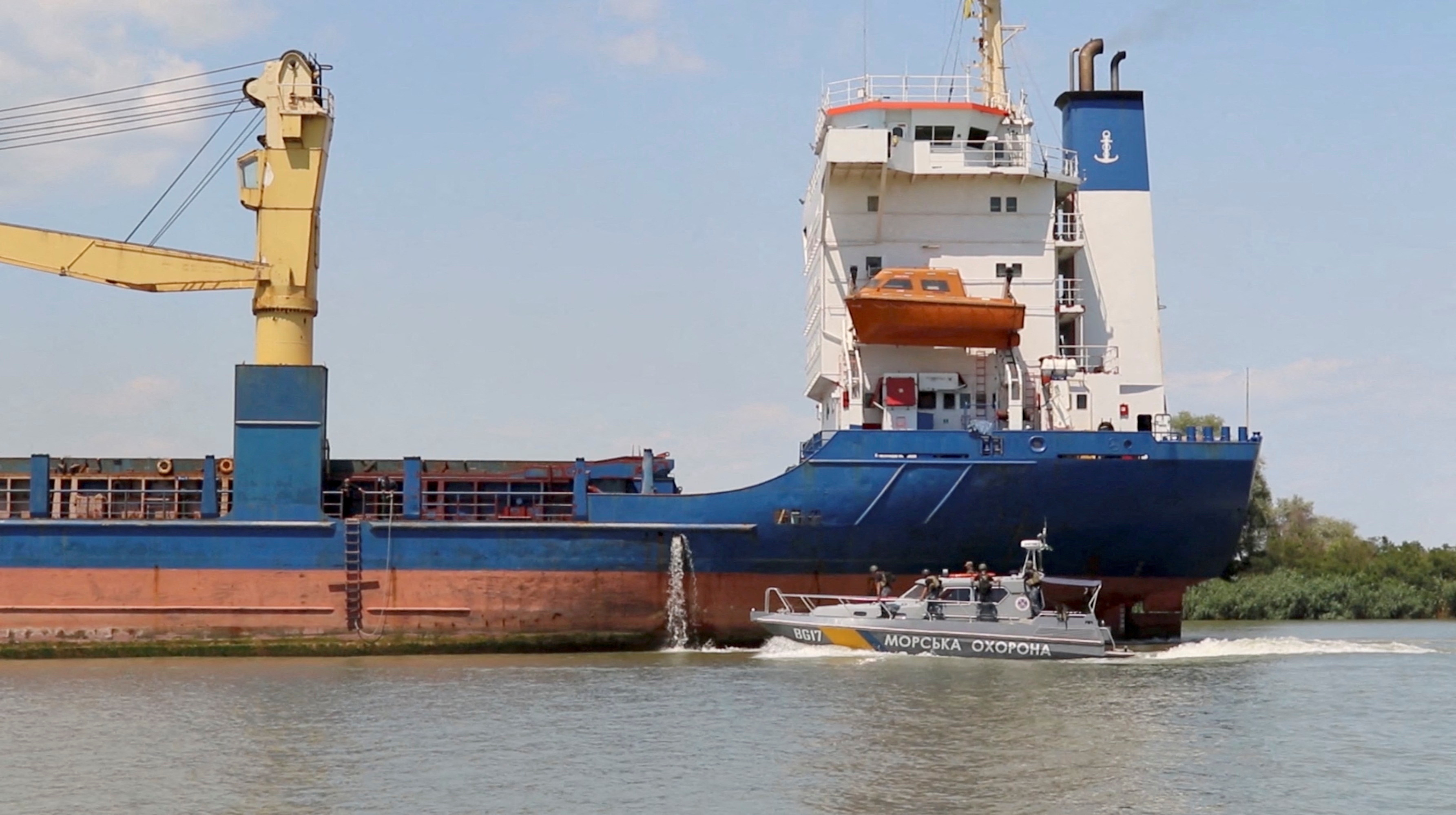 Los buques de carga se dirigen desde el Mar Negro hasta el Danubio, en la región de Odesa, Ucrania