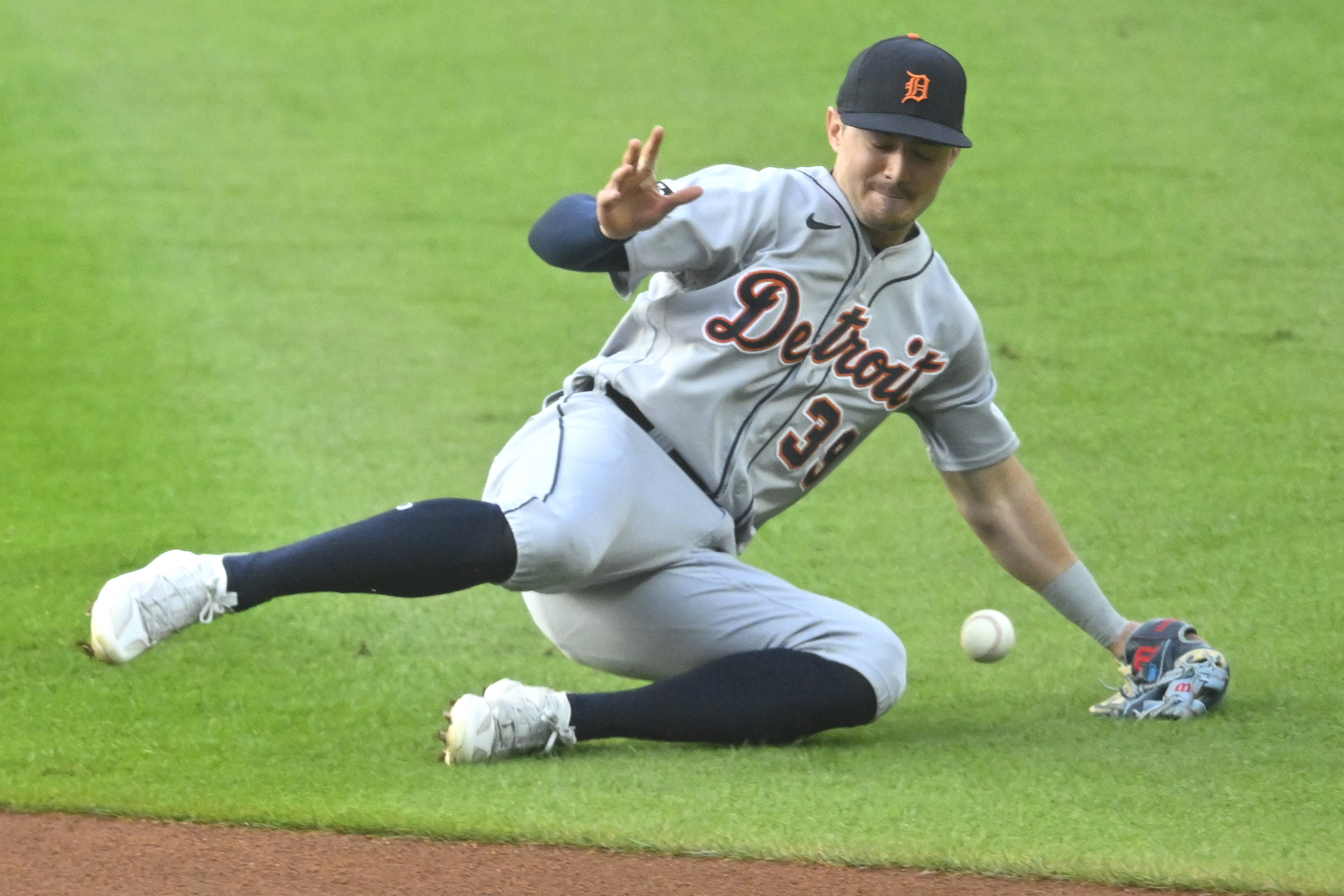 Kerry Carpenter's 3-run homer off rookie Tanner Bibee helps Tigers