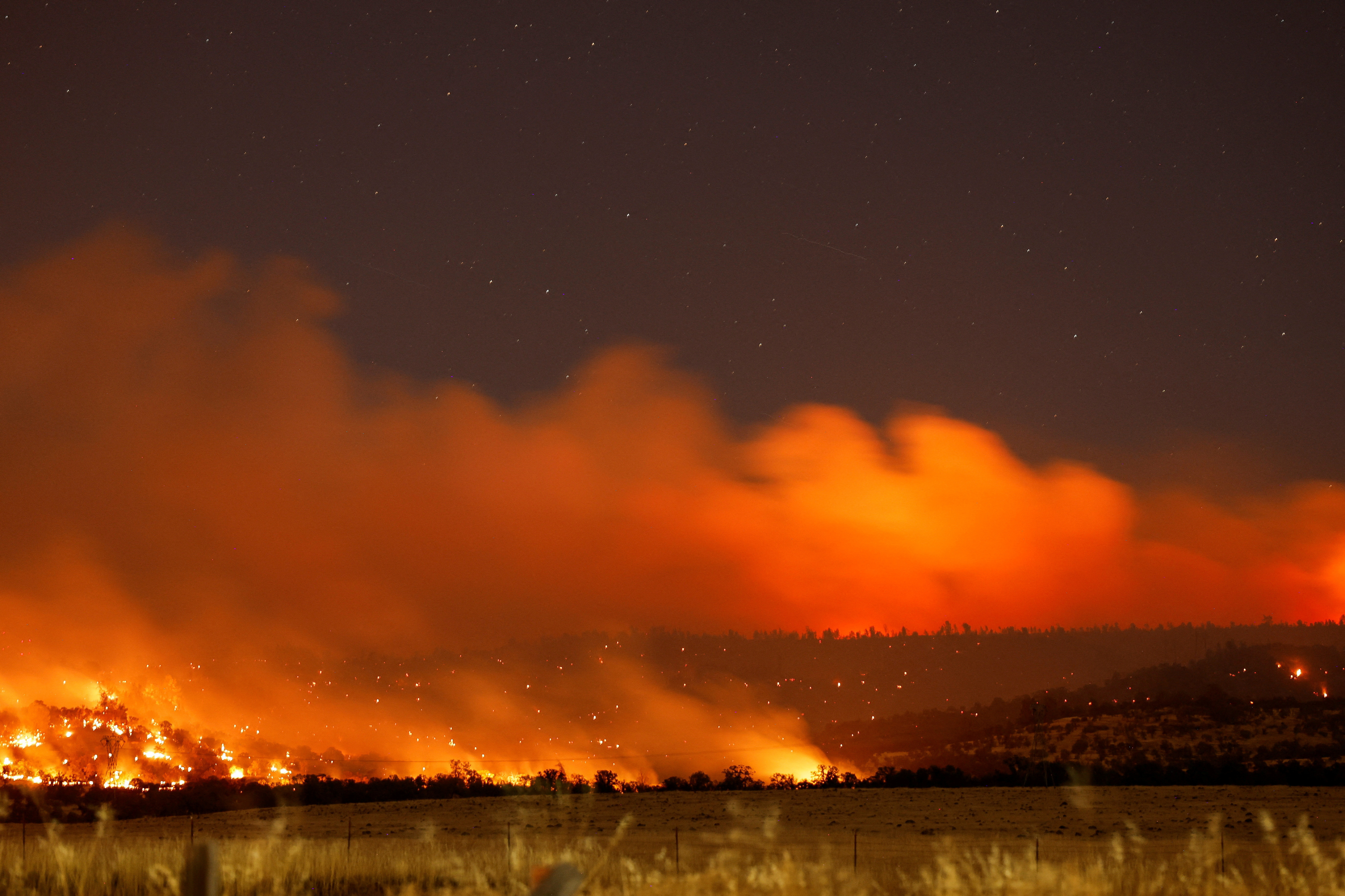 米カリフォルニア州で山火事急拡大、24時間で2倍に | ロイター