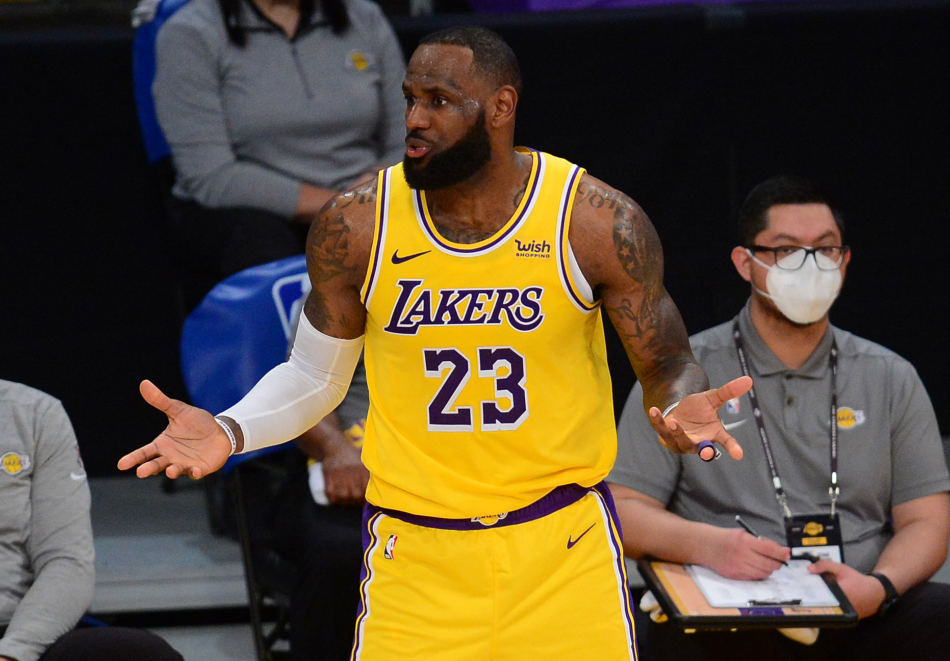 Lebron James To Sit Wednesday At Sacramento Reuters