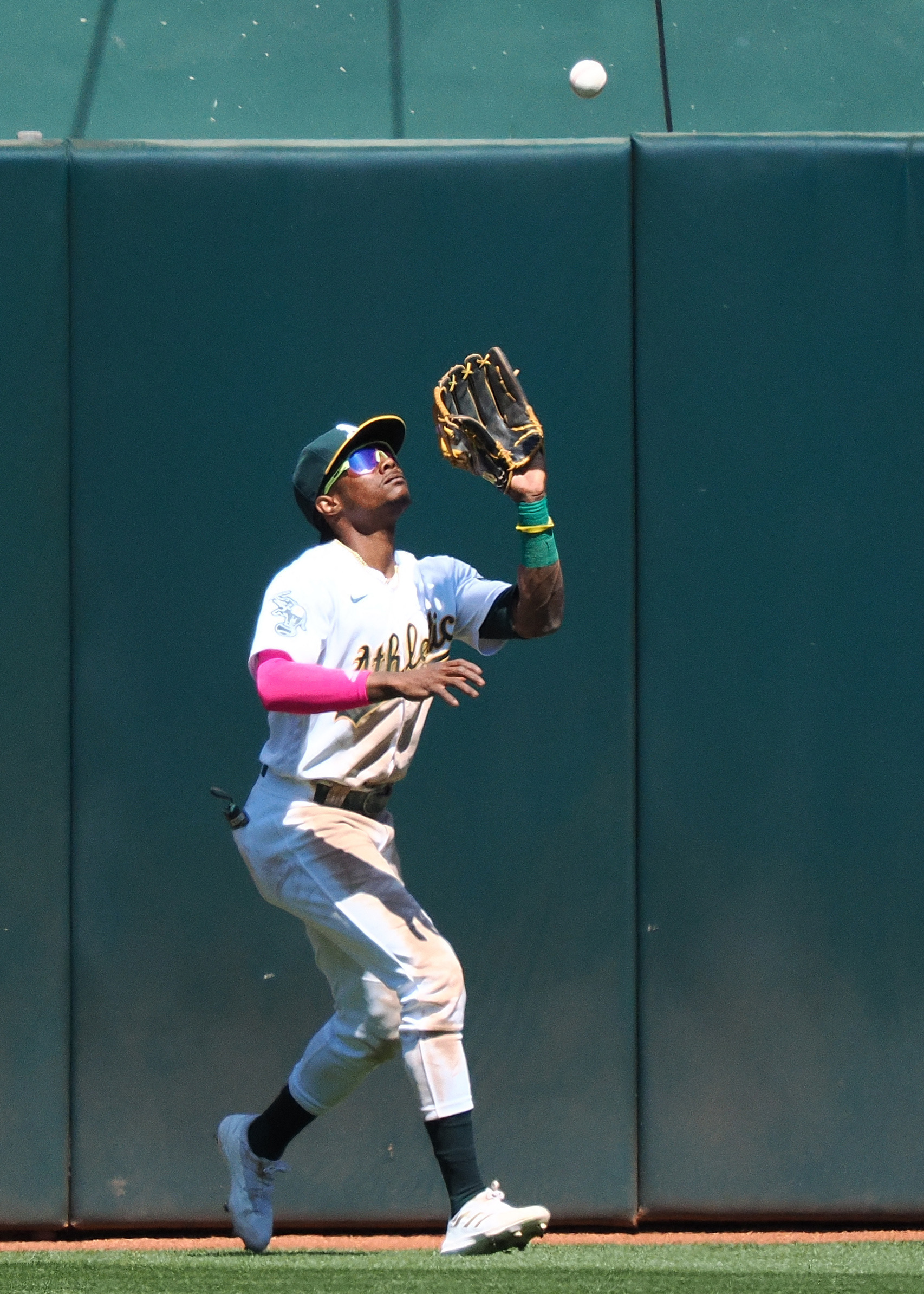 D-backs Score Twice In Ninth To Dump A’s, 5-3 | Reuters