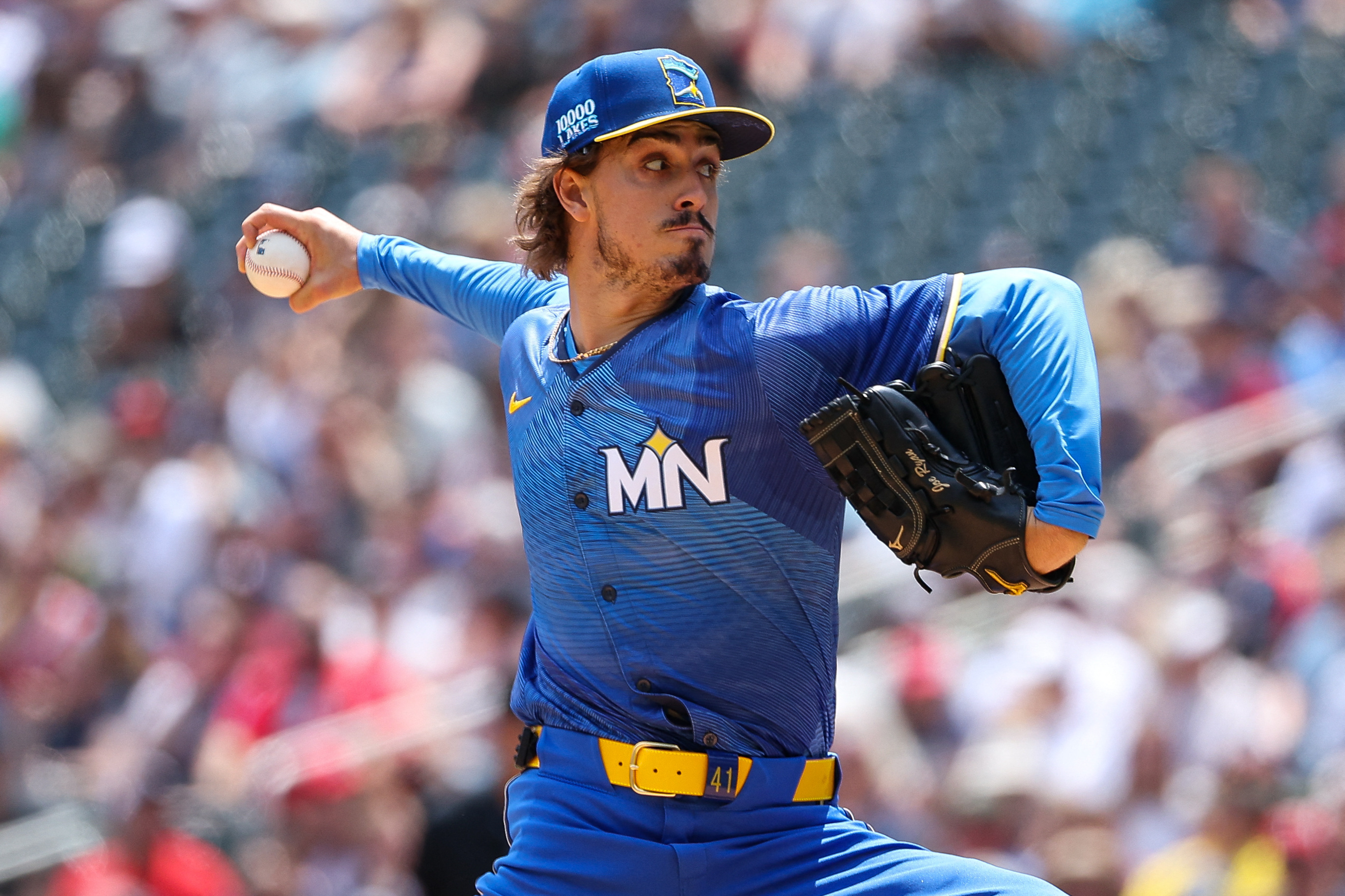 Jose Miranda ties consecutive-hits record, Twins handle Astros
