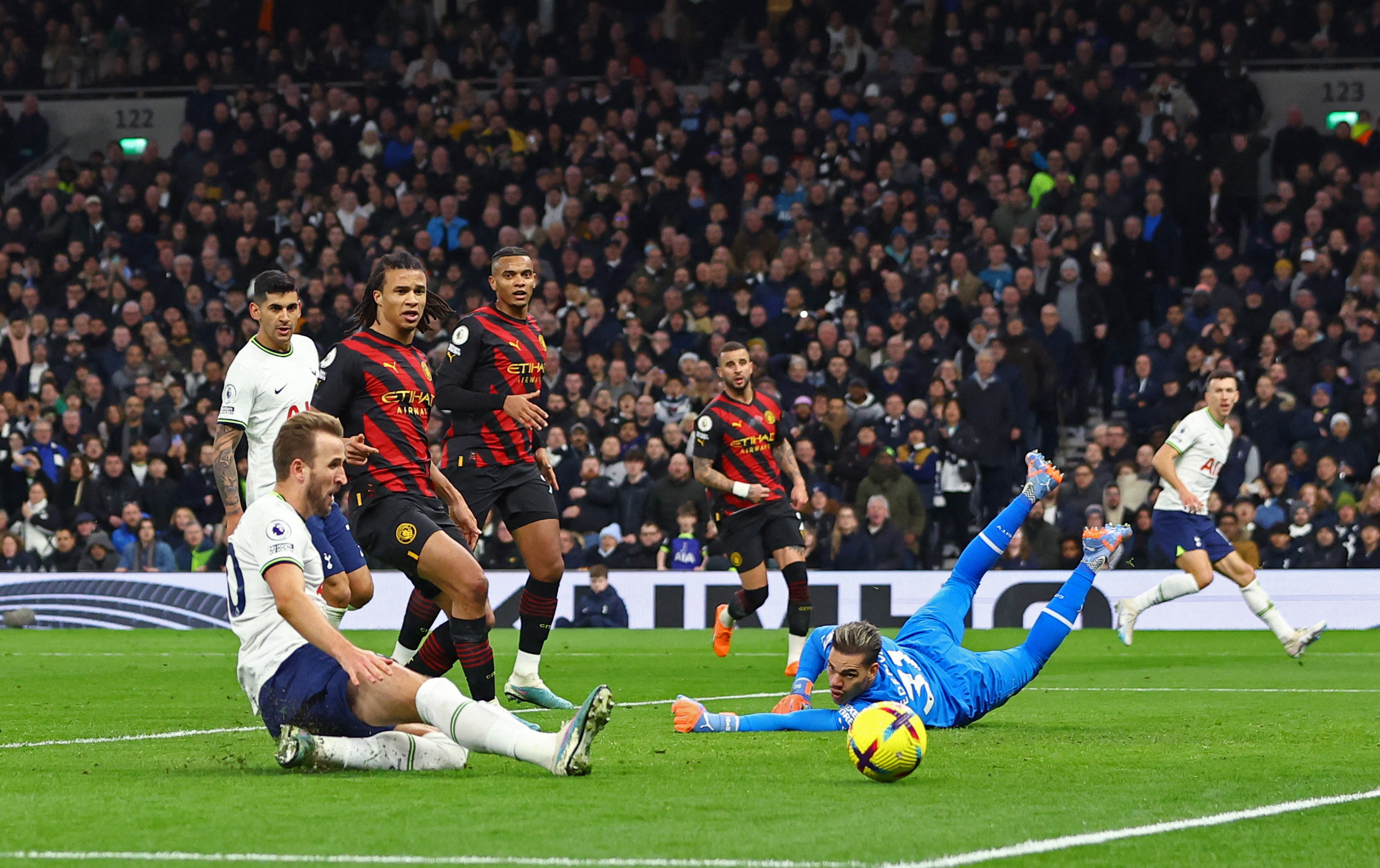 Kane's Record-breaking Goal Seals Tottenham Win Over Man City | Reuters