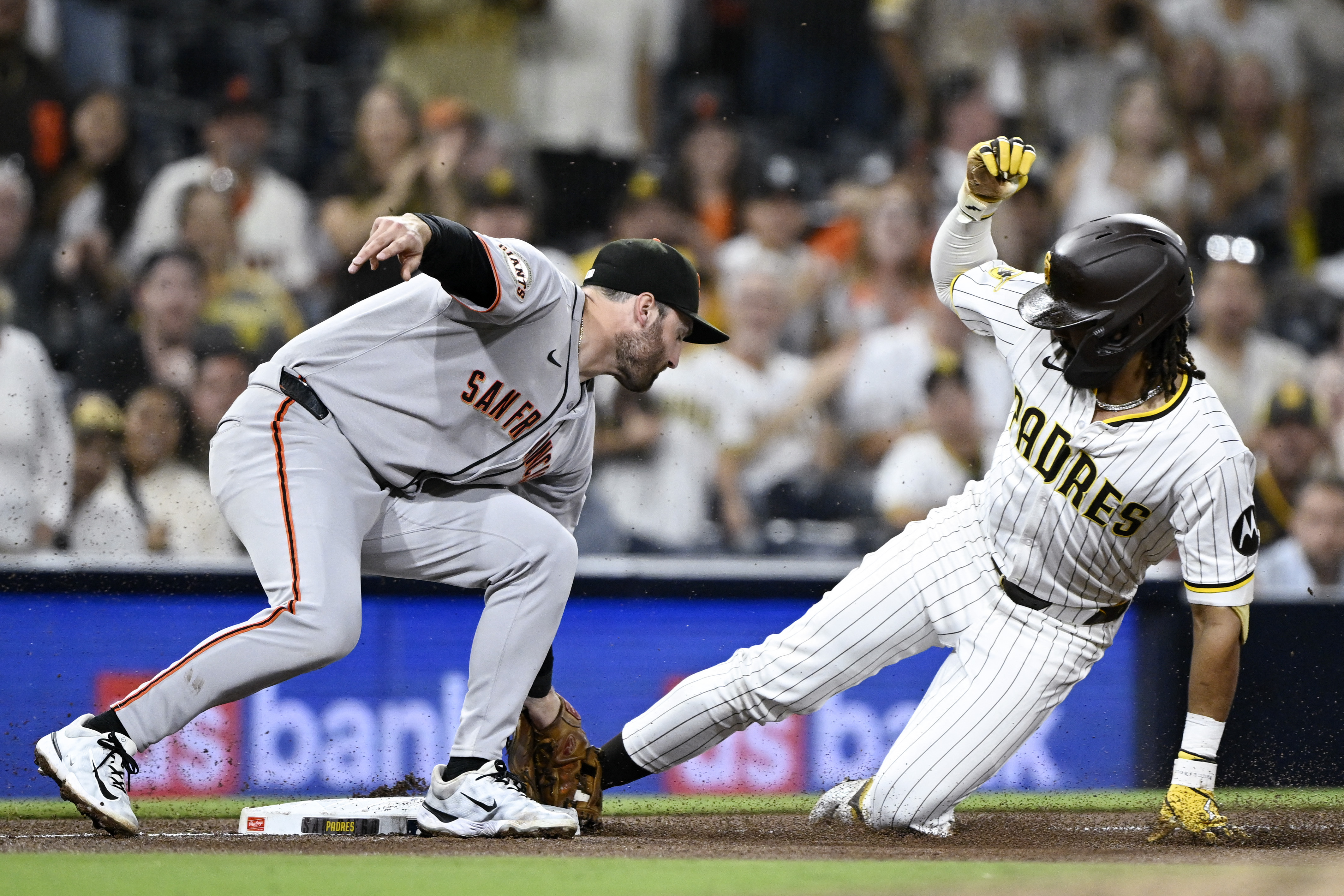 日本未発売　パドレス　クォータージップトップSan Diego Padres 1 Good Morning San Diego: Fernando Tatis Jr. loses suit; Padres need