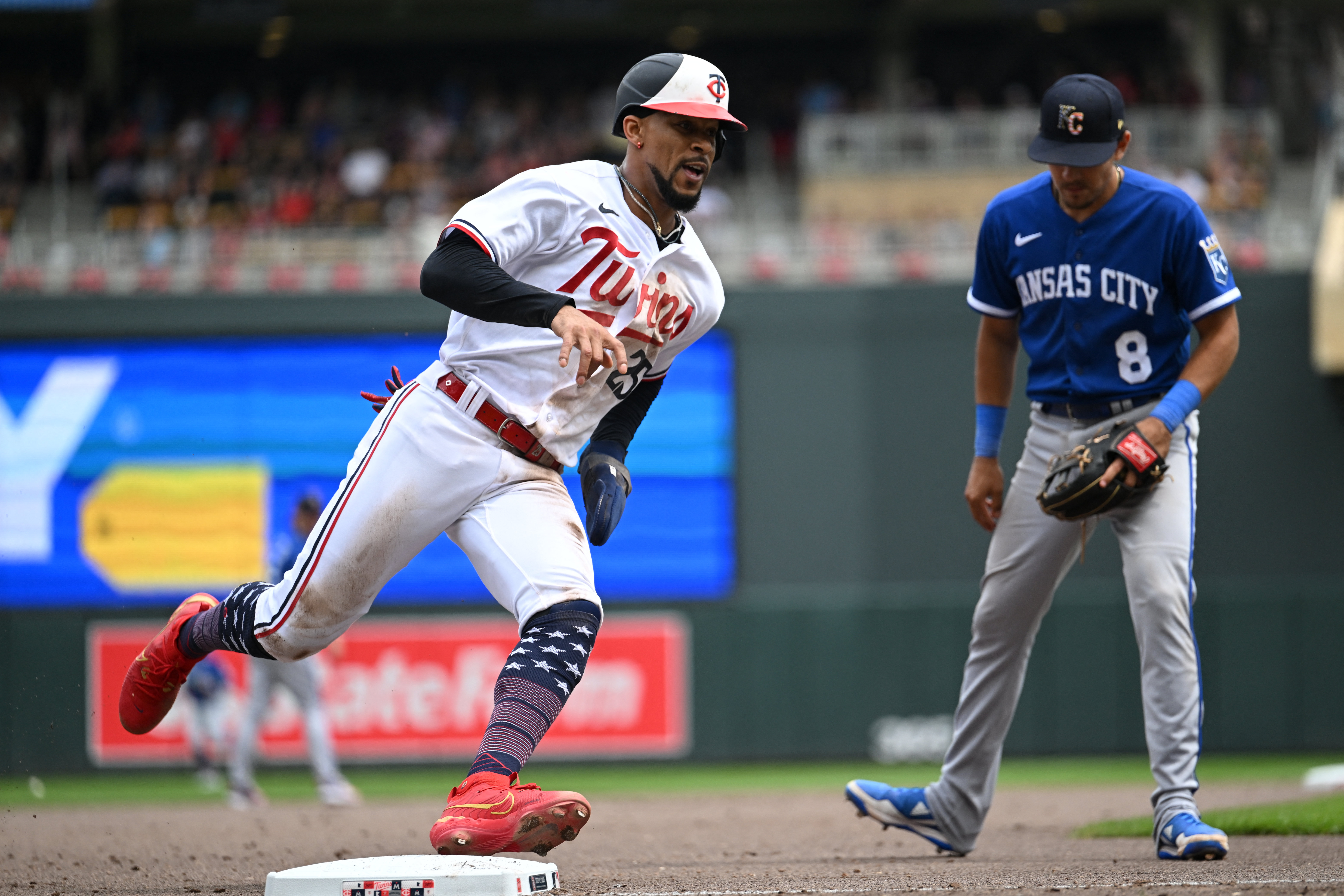 Max Kepler drives in 4 as Twins rout Royals