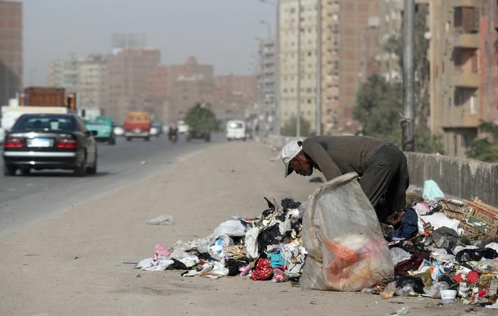 Egypt s unemployment rate dips to 7.2 in first quarter Reuters