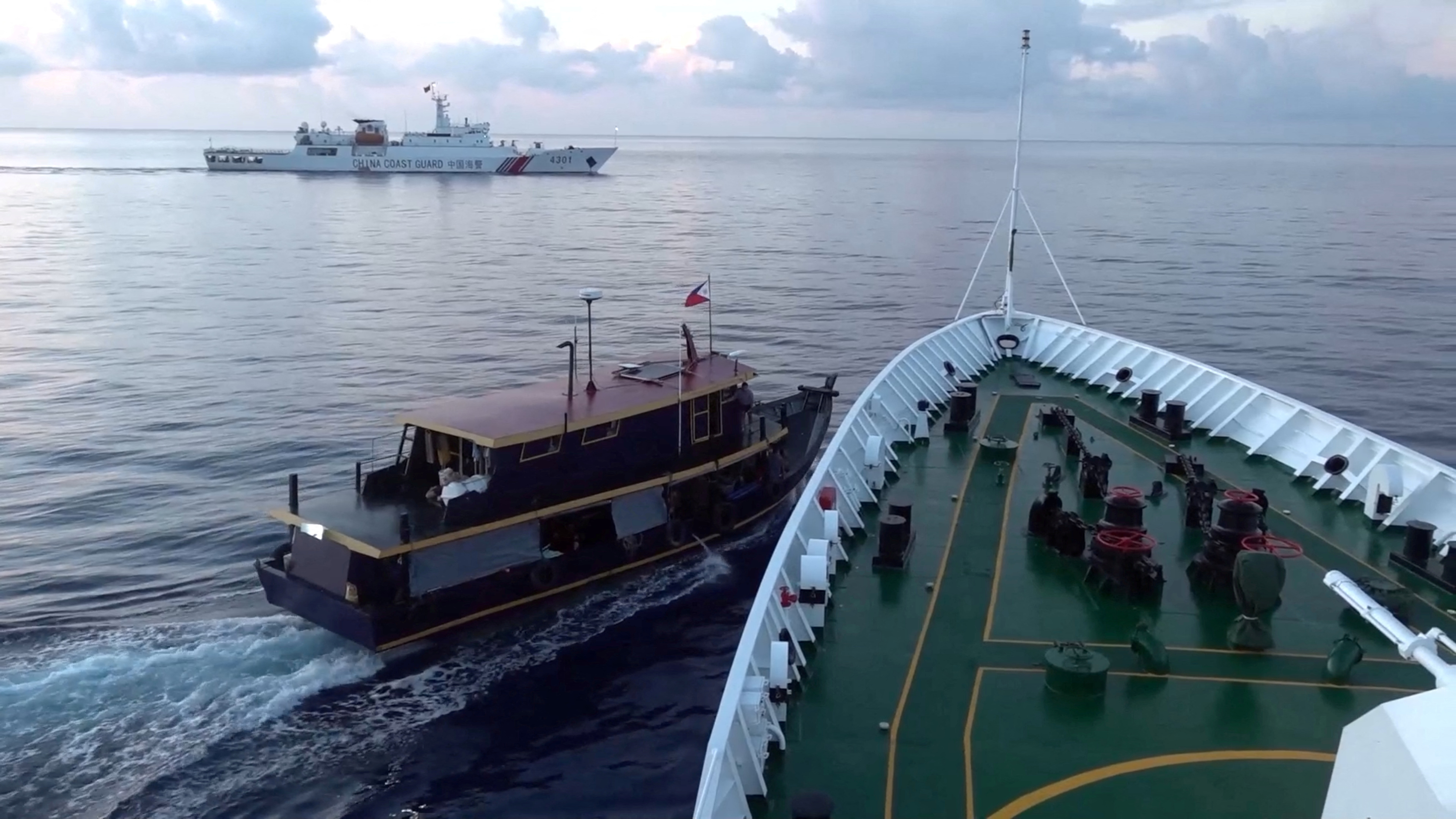 Collision between Philippine boat and Chinese Coast Guard vessel, in the South China Sea