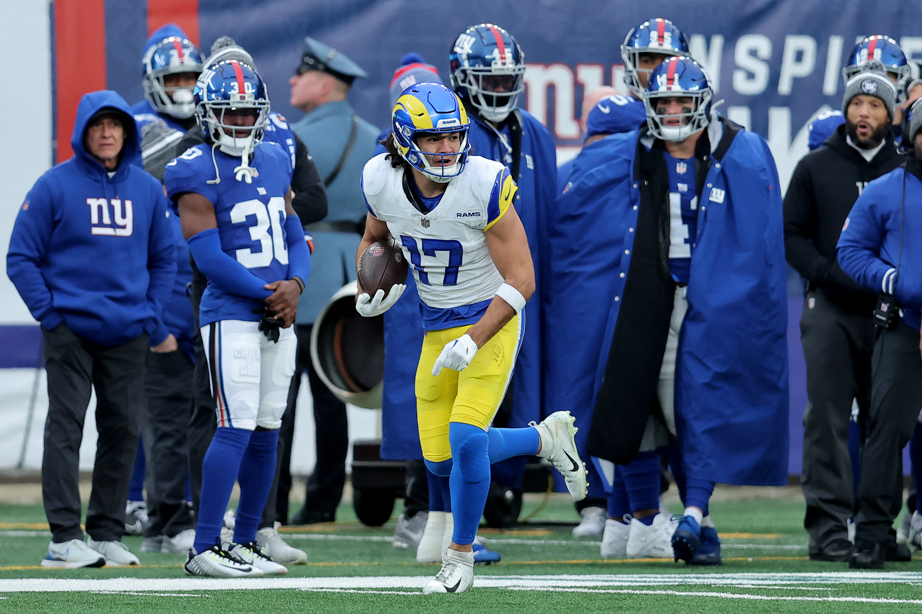 Rams score early, hold off Giants Reuters