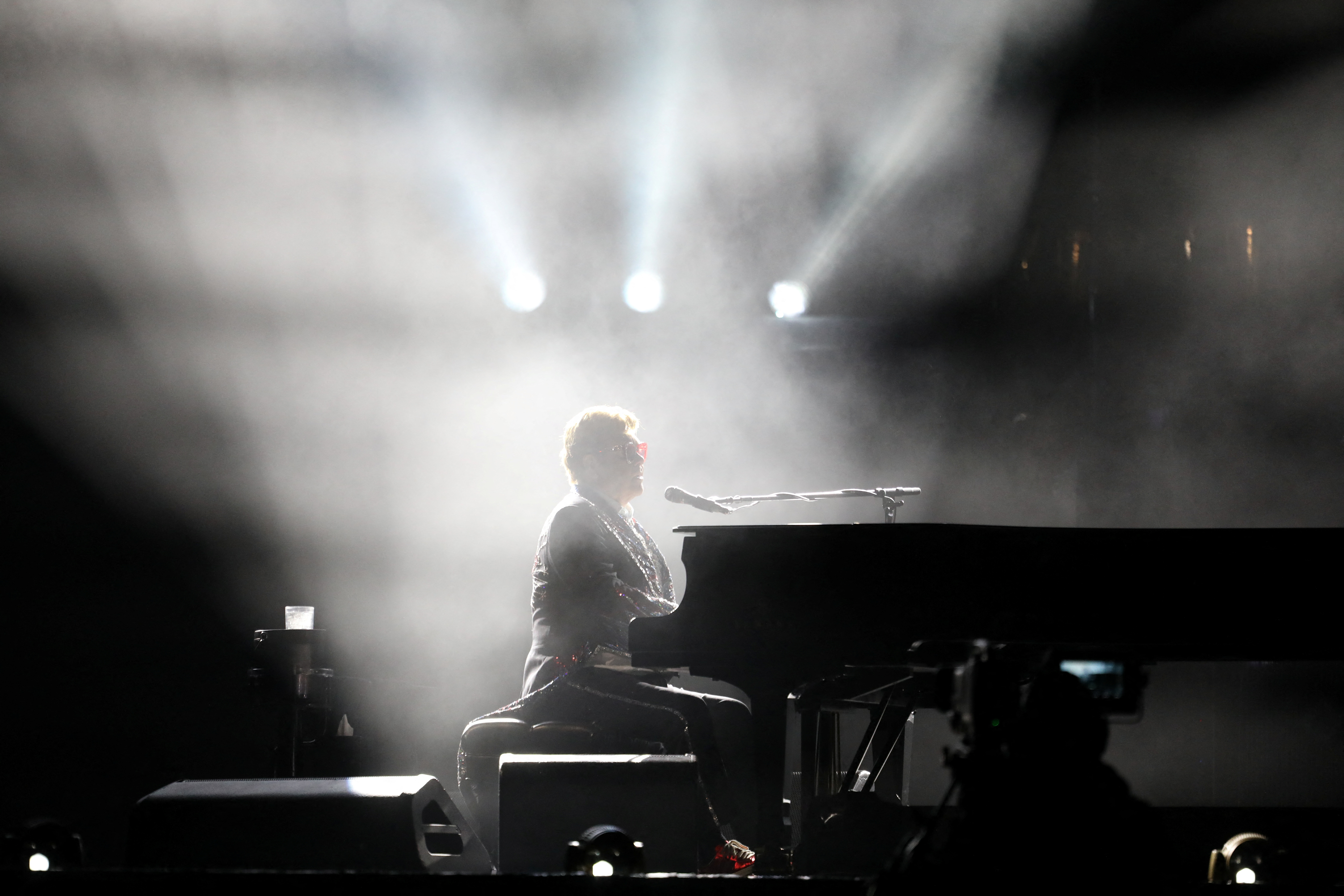 Elton John ends US leg of farewell tour with starry Dodger Stadium show