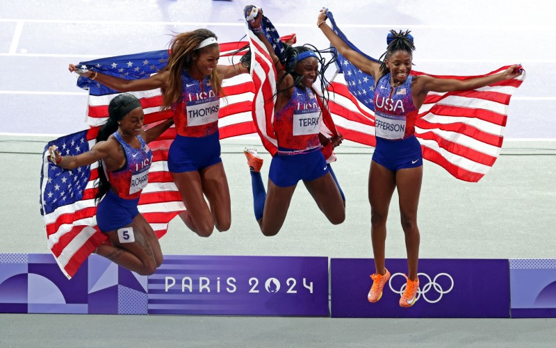 US win women's relay as Britain botch final handover | Reuters