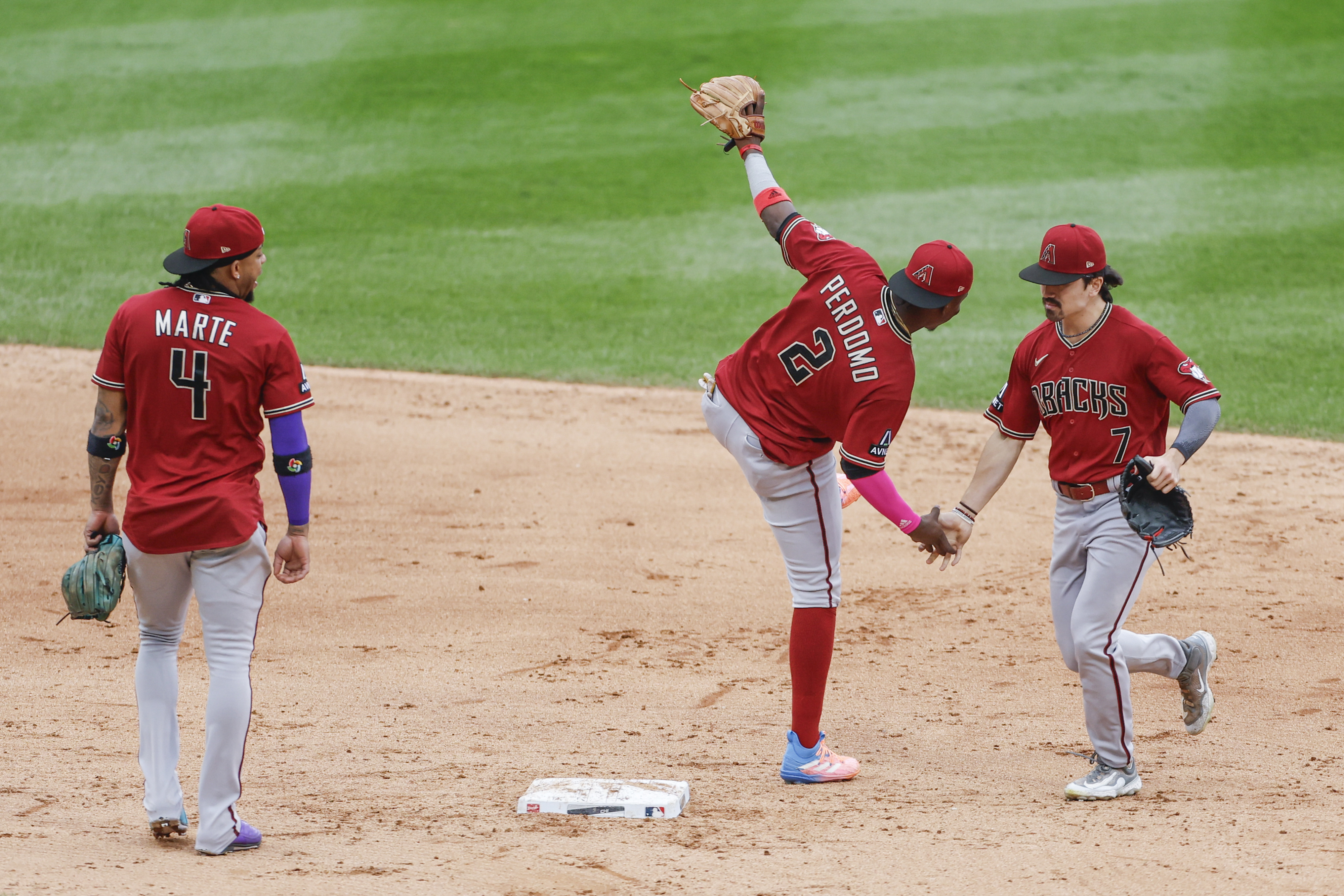 Early runs hold up in D-backs' 3-0 win over White Sox