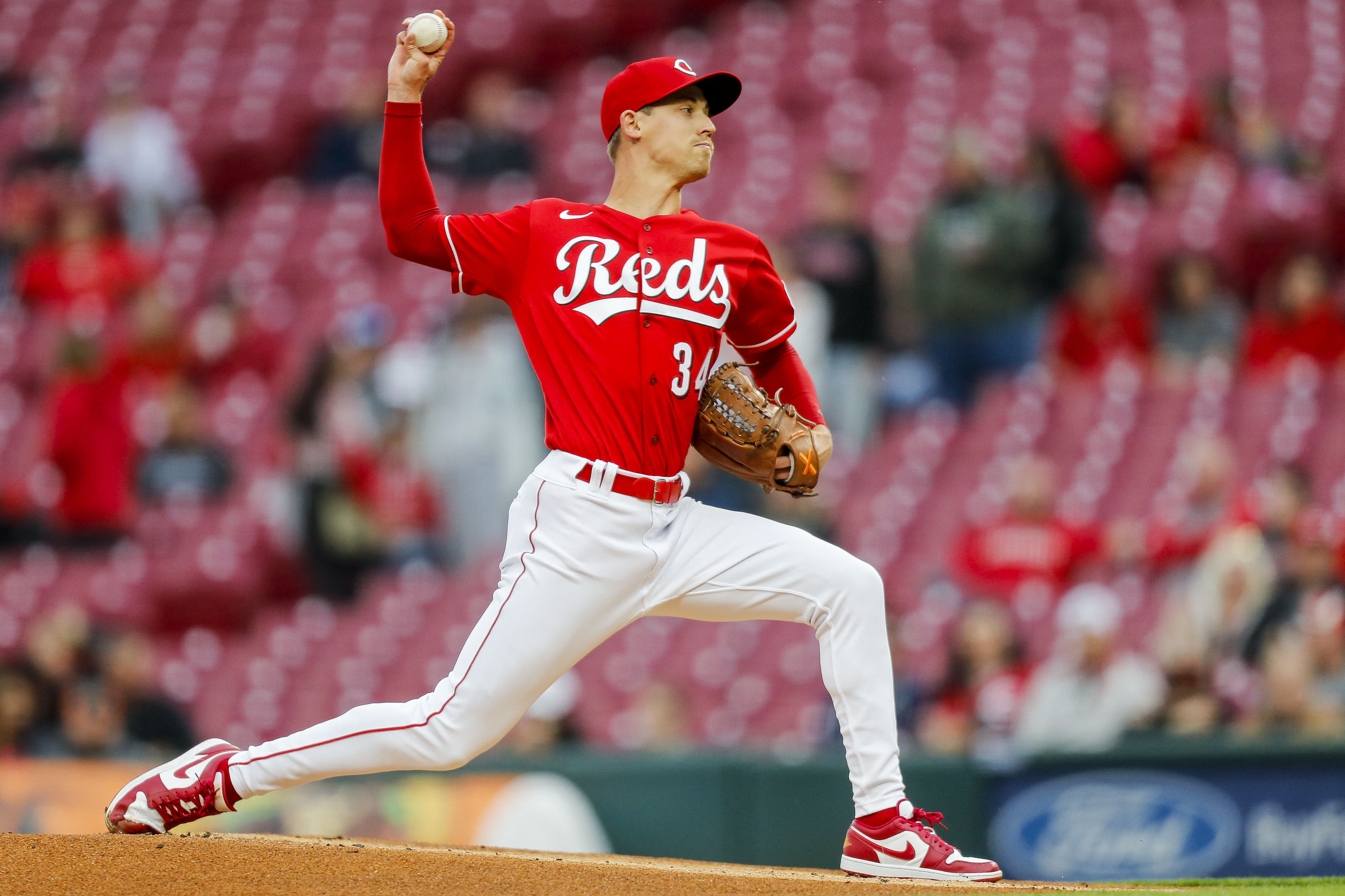 Fraley leads Reds to comeback victory over Phillies