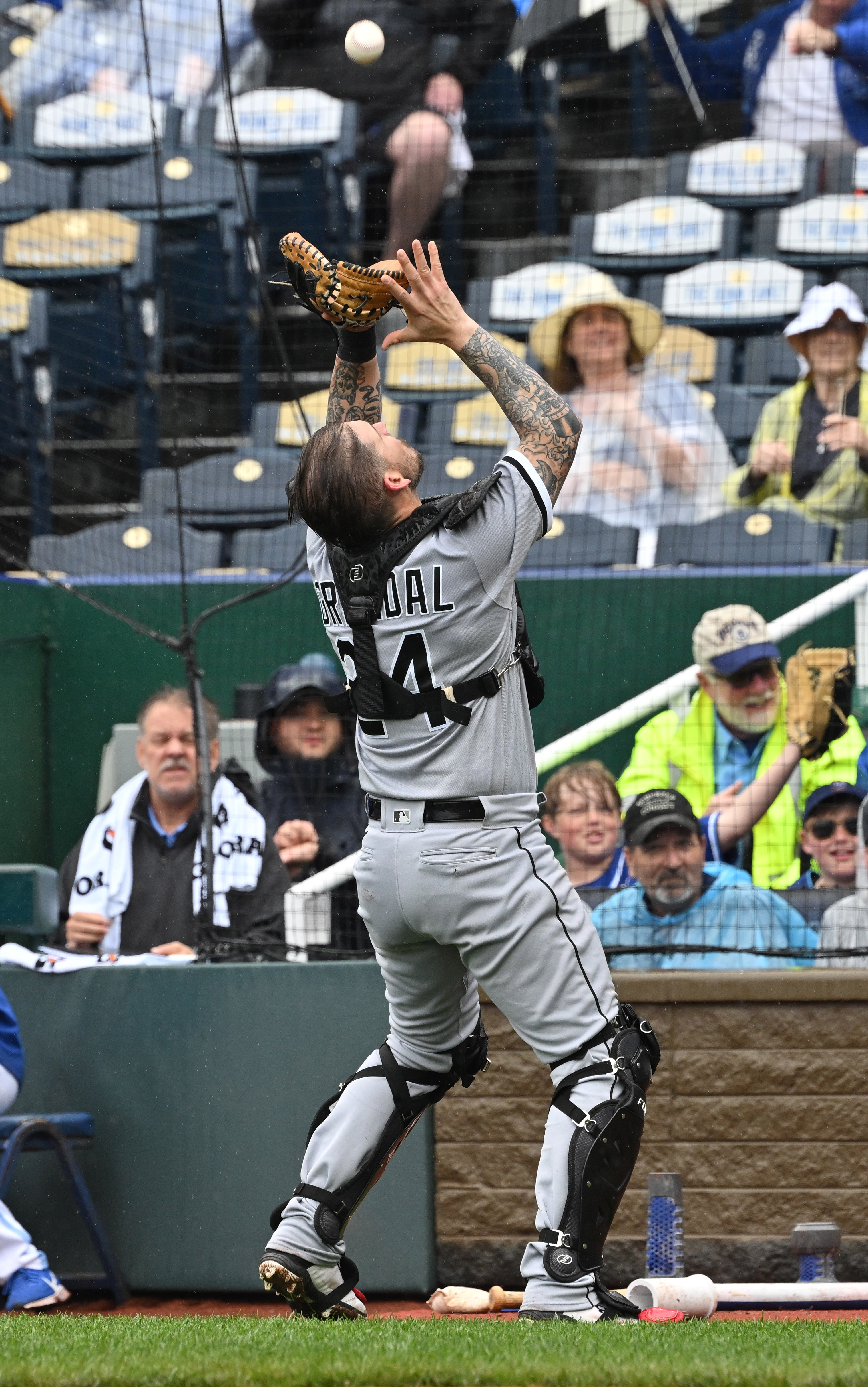 Fermin's bunt in ninth gives Royals 4-3 win over White Sox - ABC7