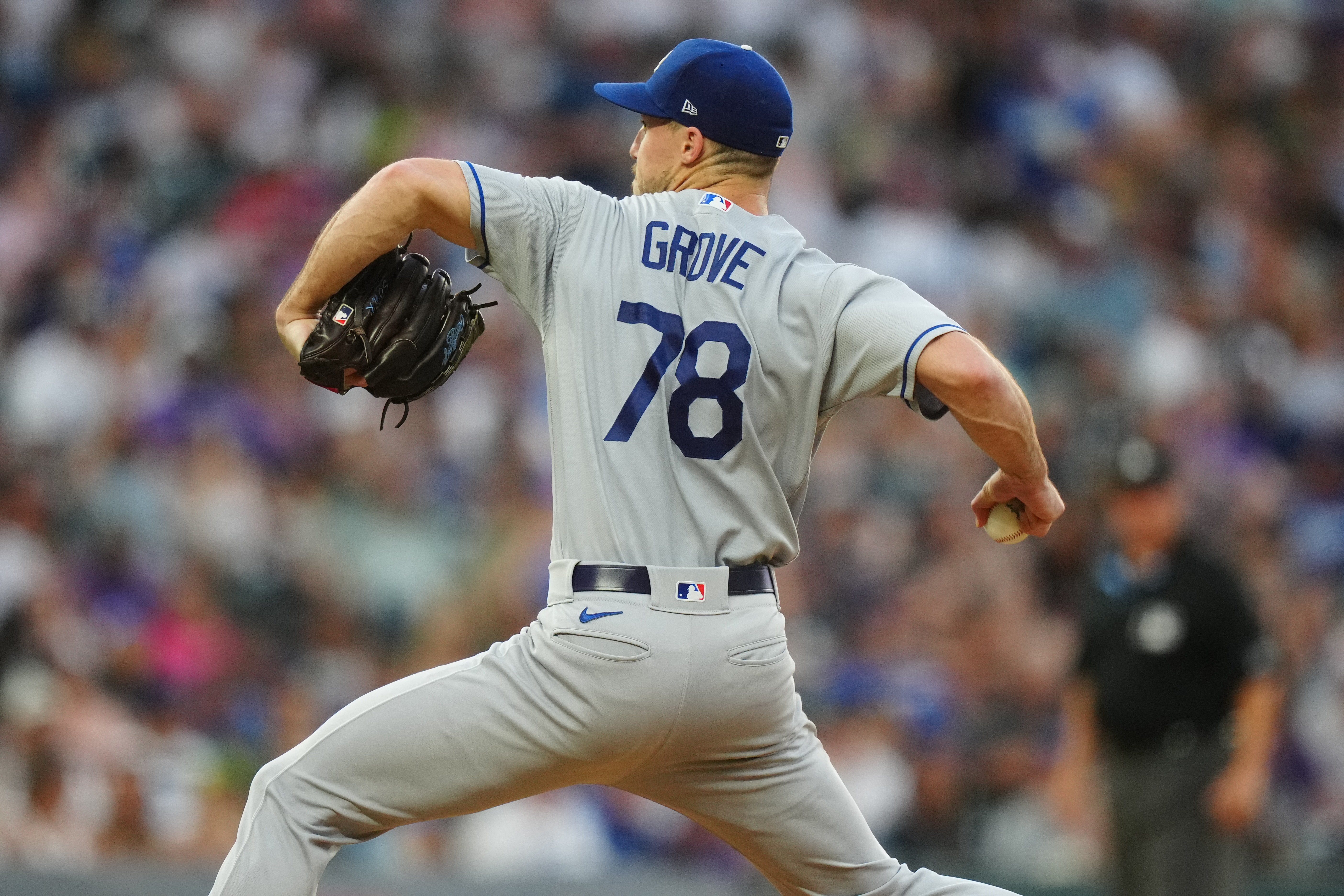 Rockies use clutch hitting to down Dodgers