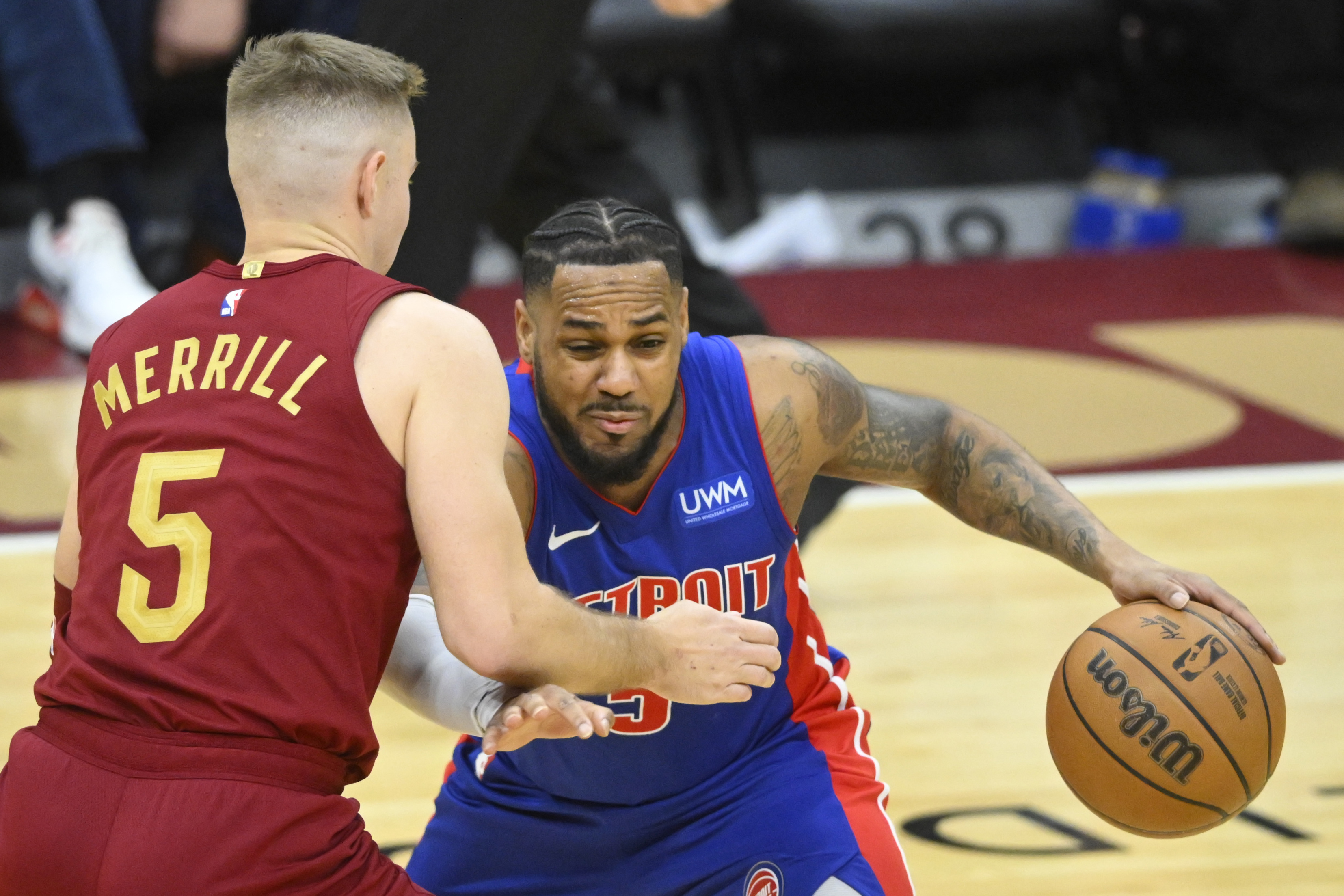 Donovan Mitchell scores 45 as Cavs handle Pistons