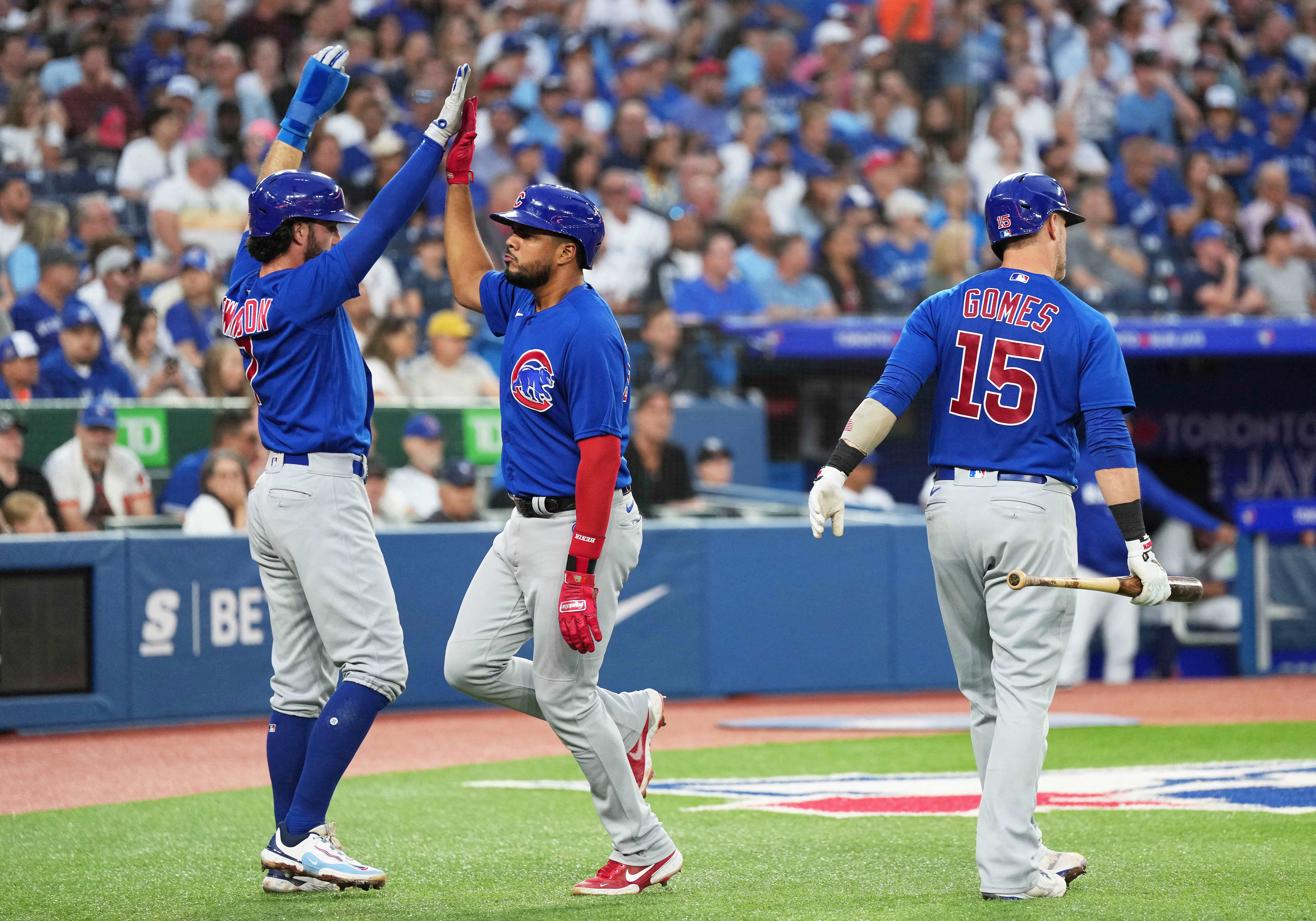 Báez homers twice, Cubs stay hot with 8-5 win over Reds