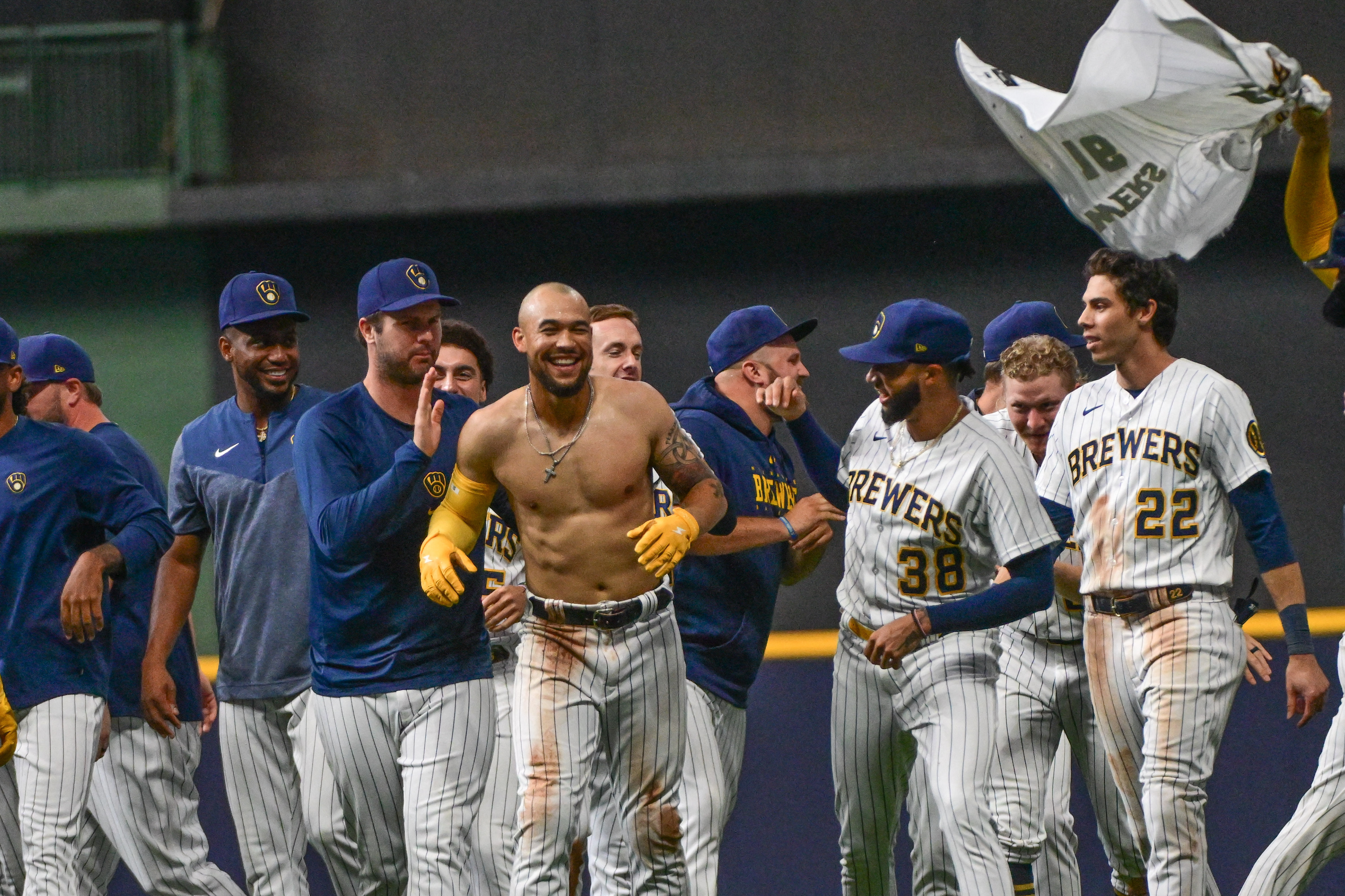 Brewers catch Pirates in 9th, beat them in 10th