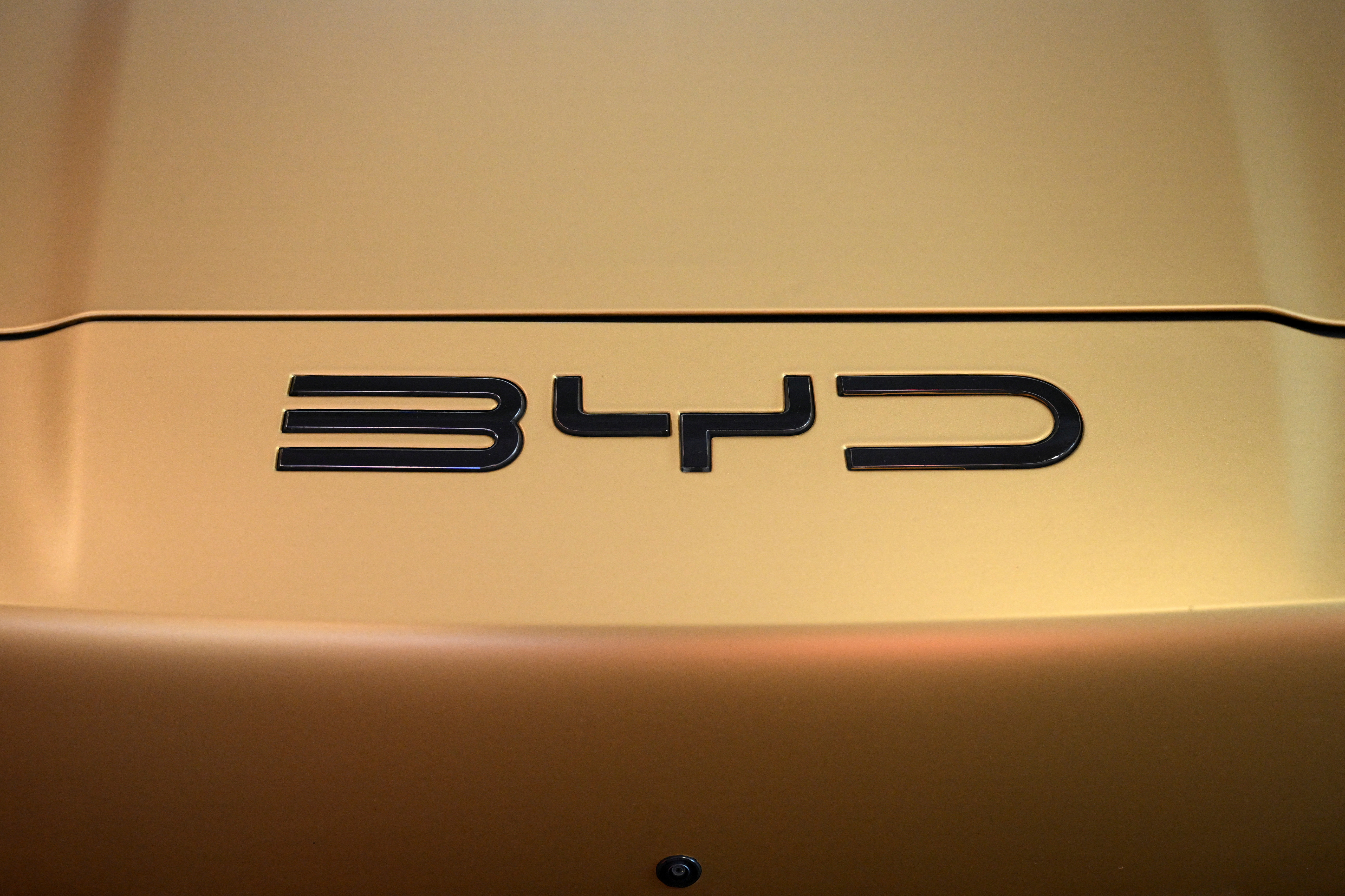German dealership Sternauto opens first BYD store in Berlin