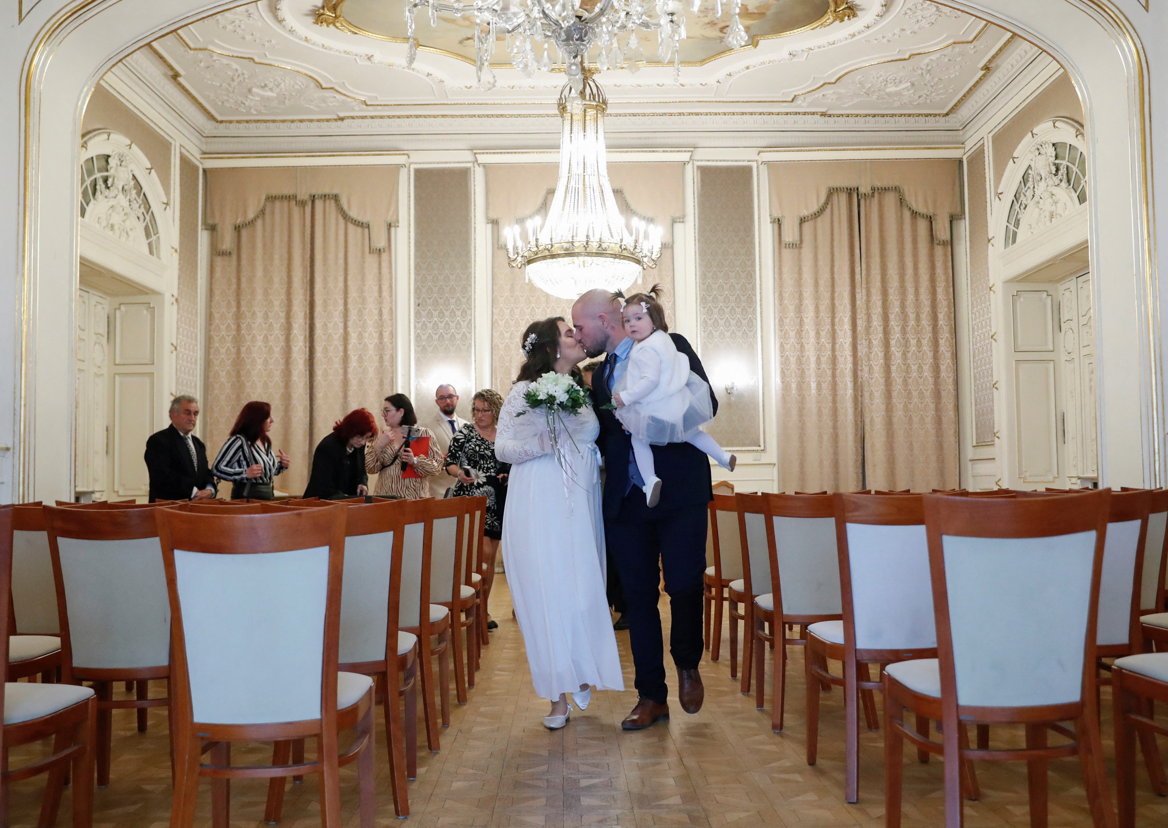 Parapatics and Hudi celebrate their wedding in Budapest