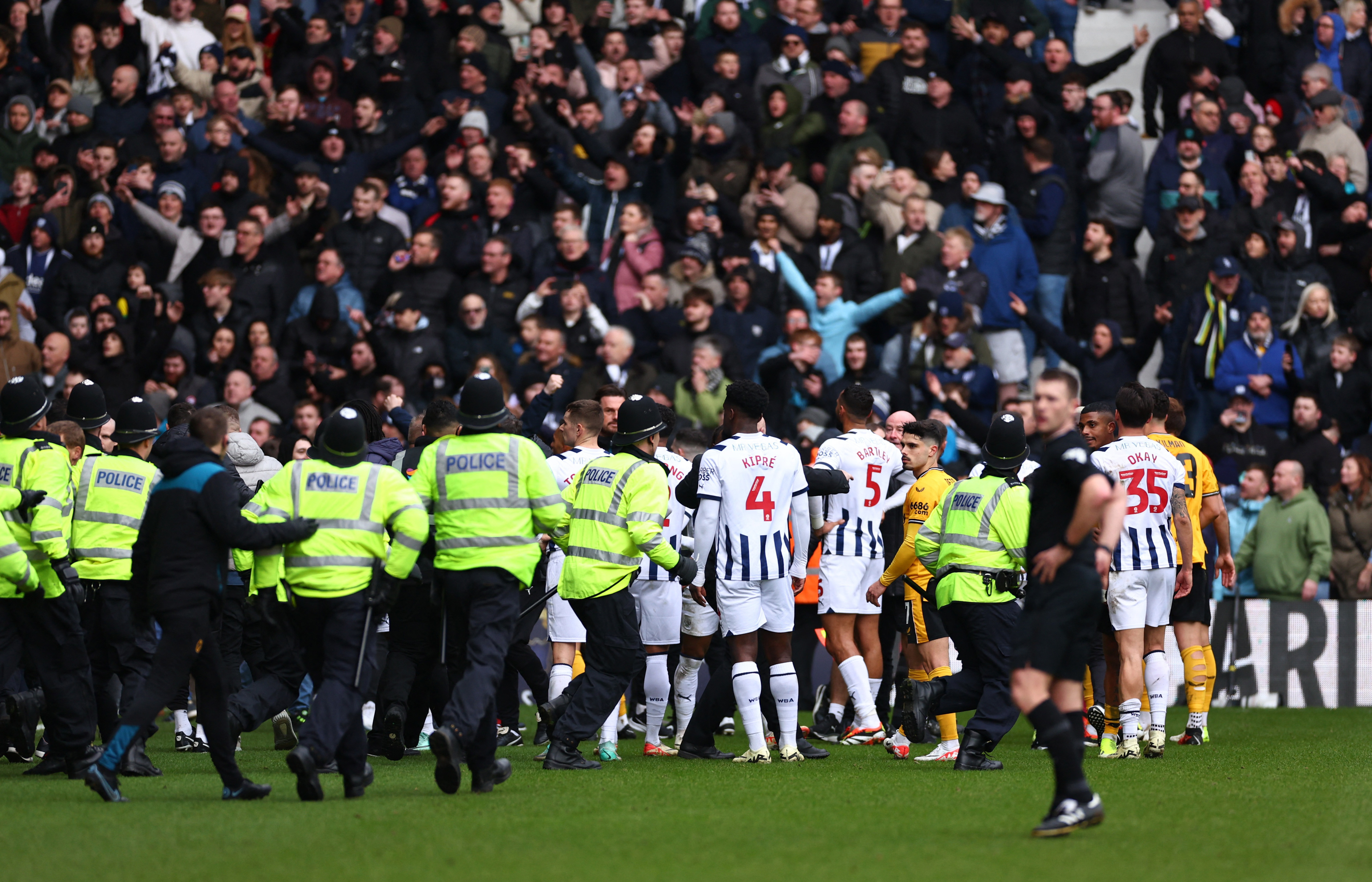 English soccer bodies 'very concerned' by incidents of violence