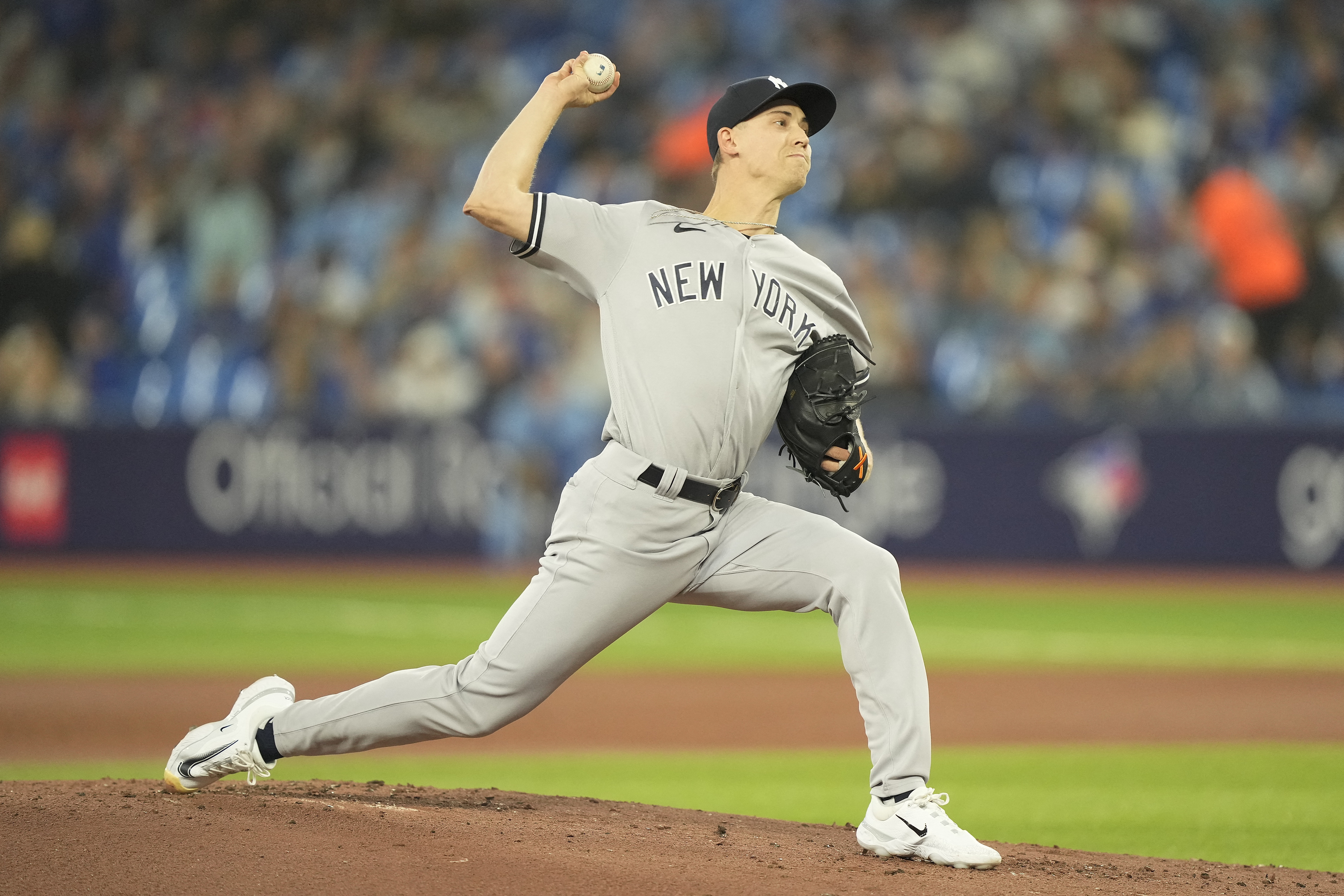 Blue Jays rally to beat Yankees in finale